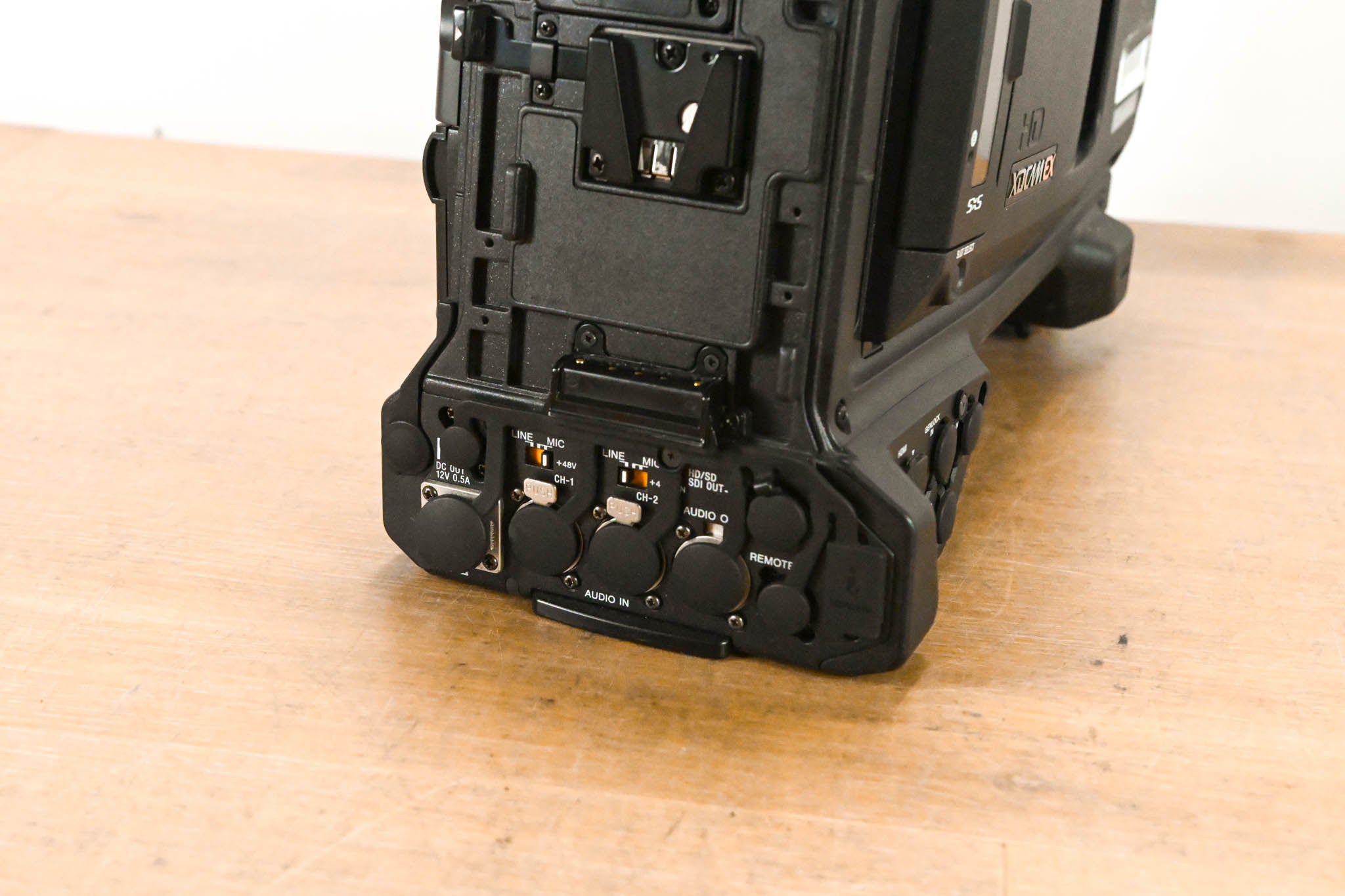 Sony PMW-320 XDCAM EX Camcorder with CBK-VF01 Viewfinder