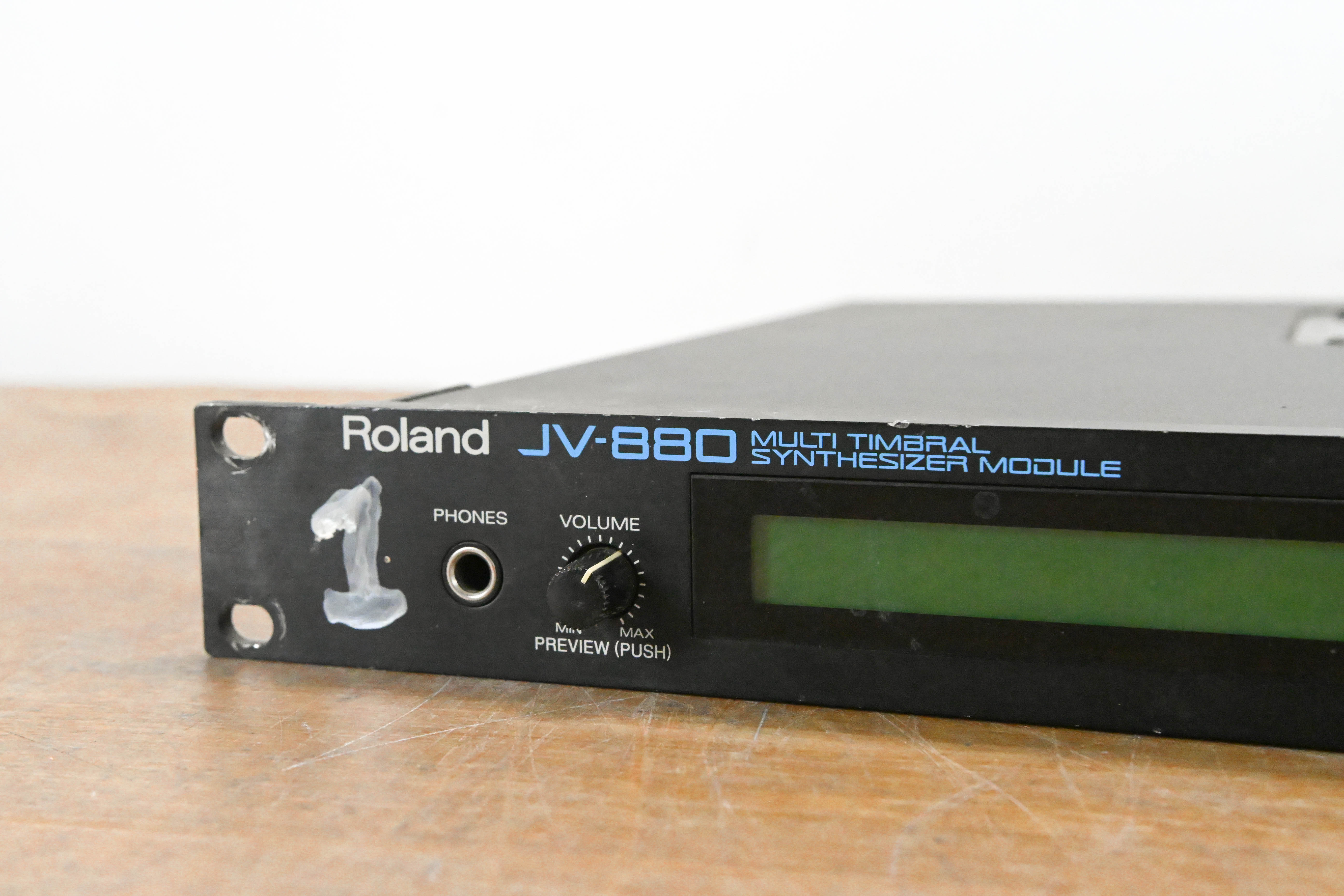 Roland JV-880 Multi Timbral Synthesizer Module