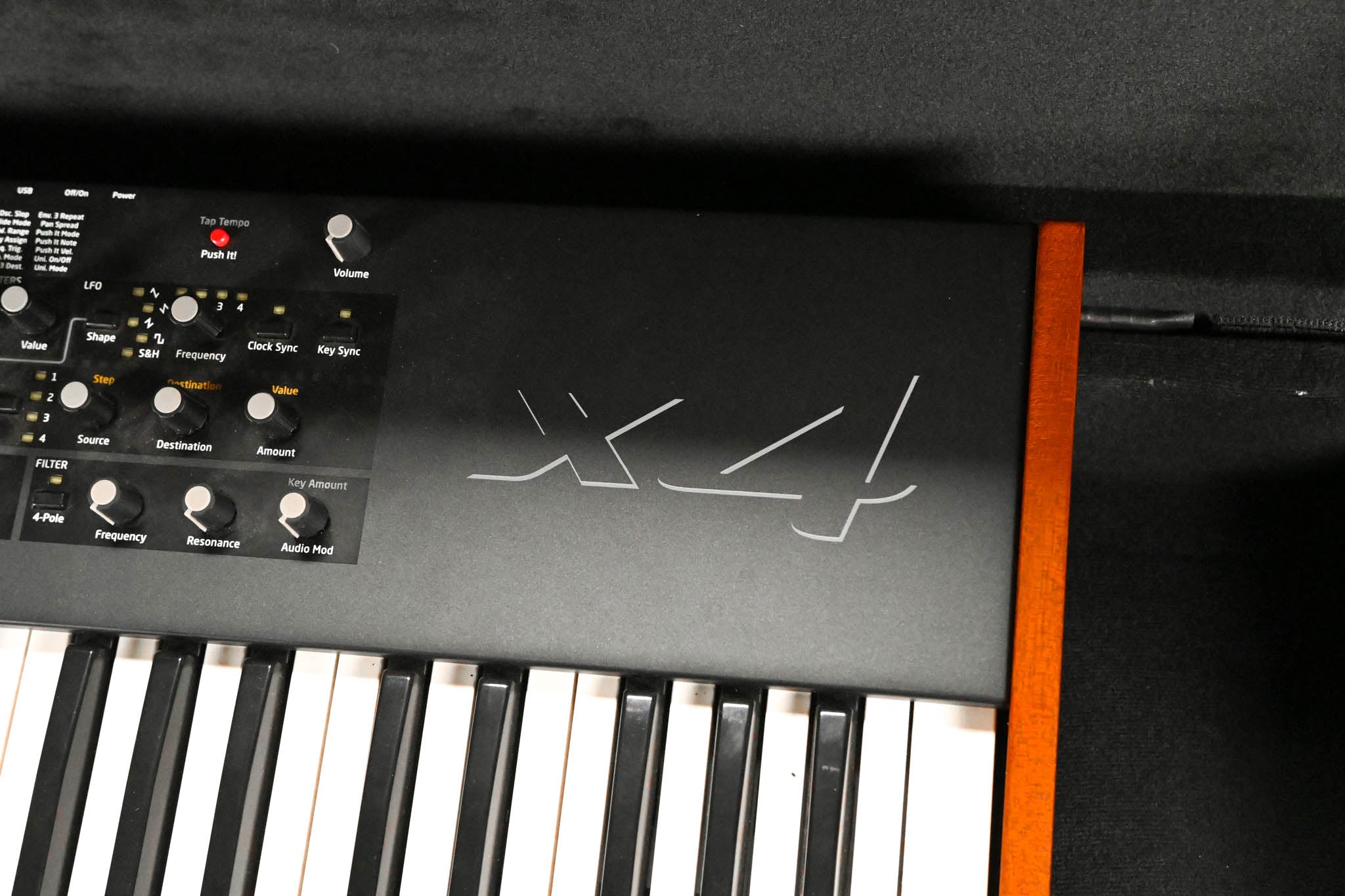 Dave Smith Instruments Mopho X4 44-Key Polyphonic Synthesizer