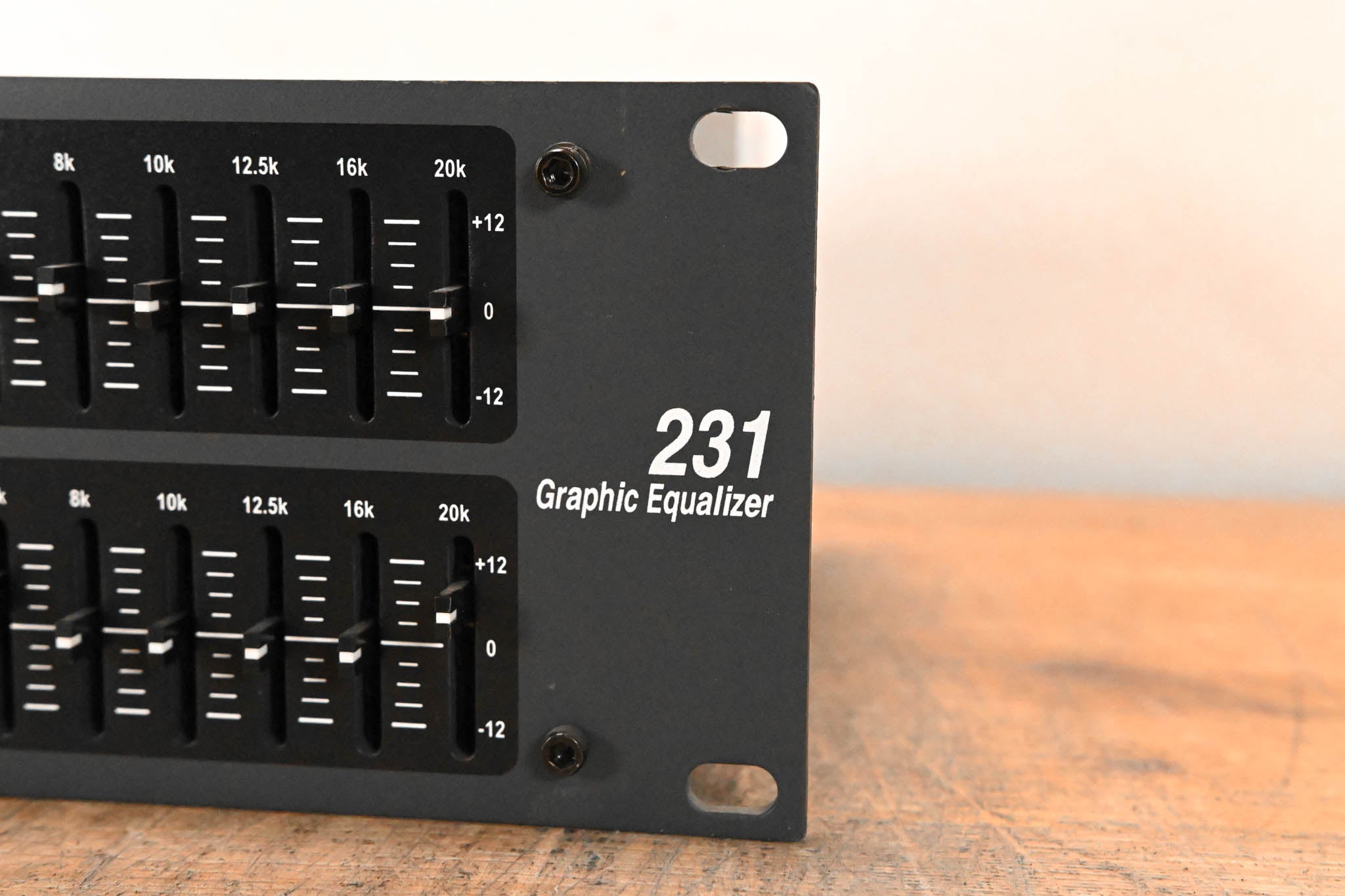 dbx 231 Dual-Channel 31-Band Graphic Equalizer