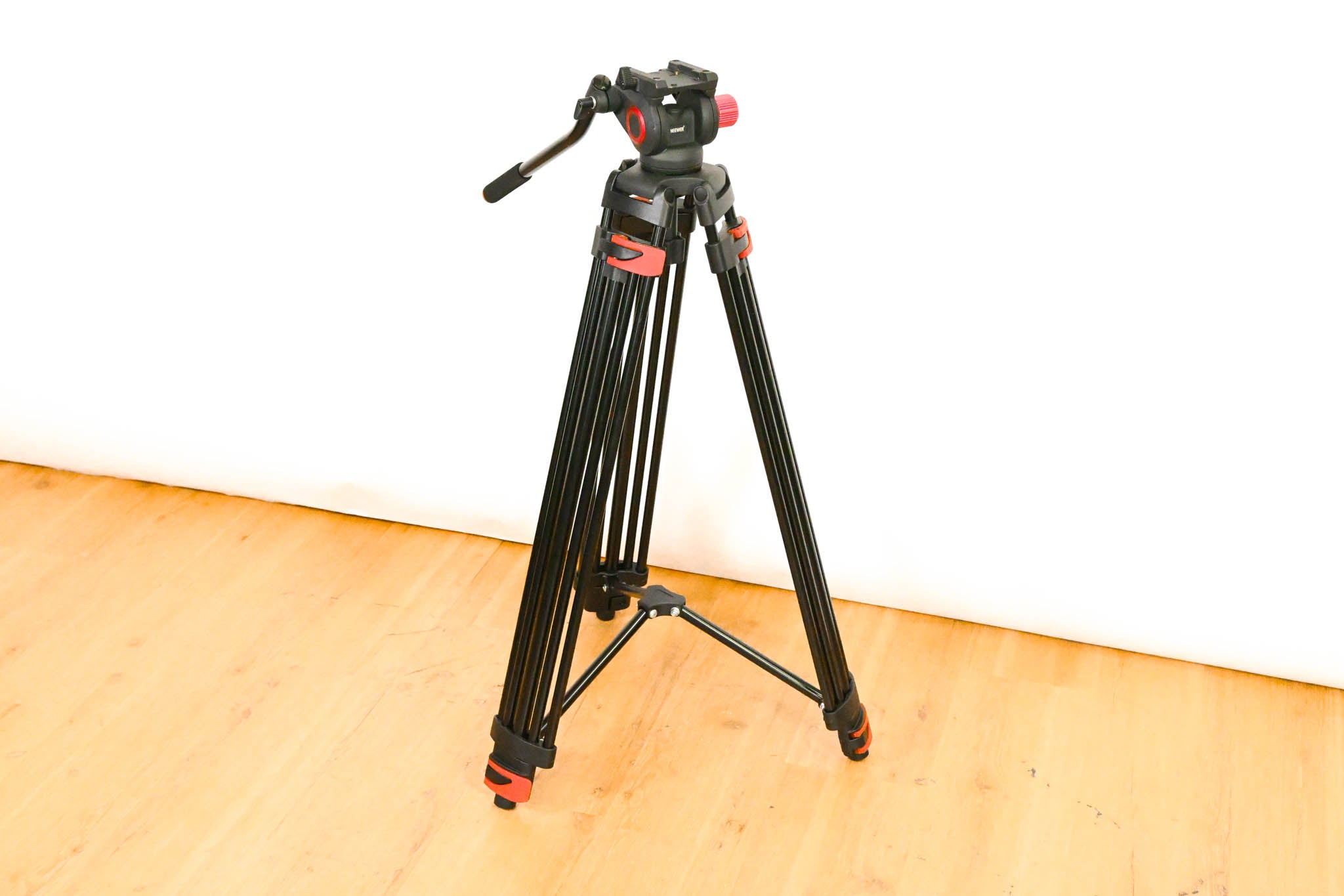 Neewer TP74 Pro 74" Aluminum Video Tripod with Fluid Head