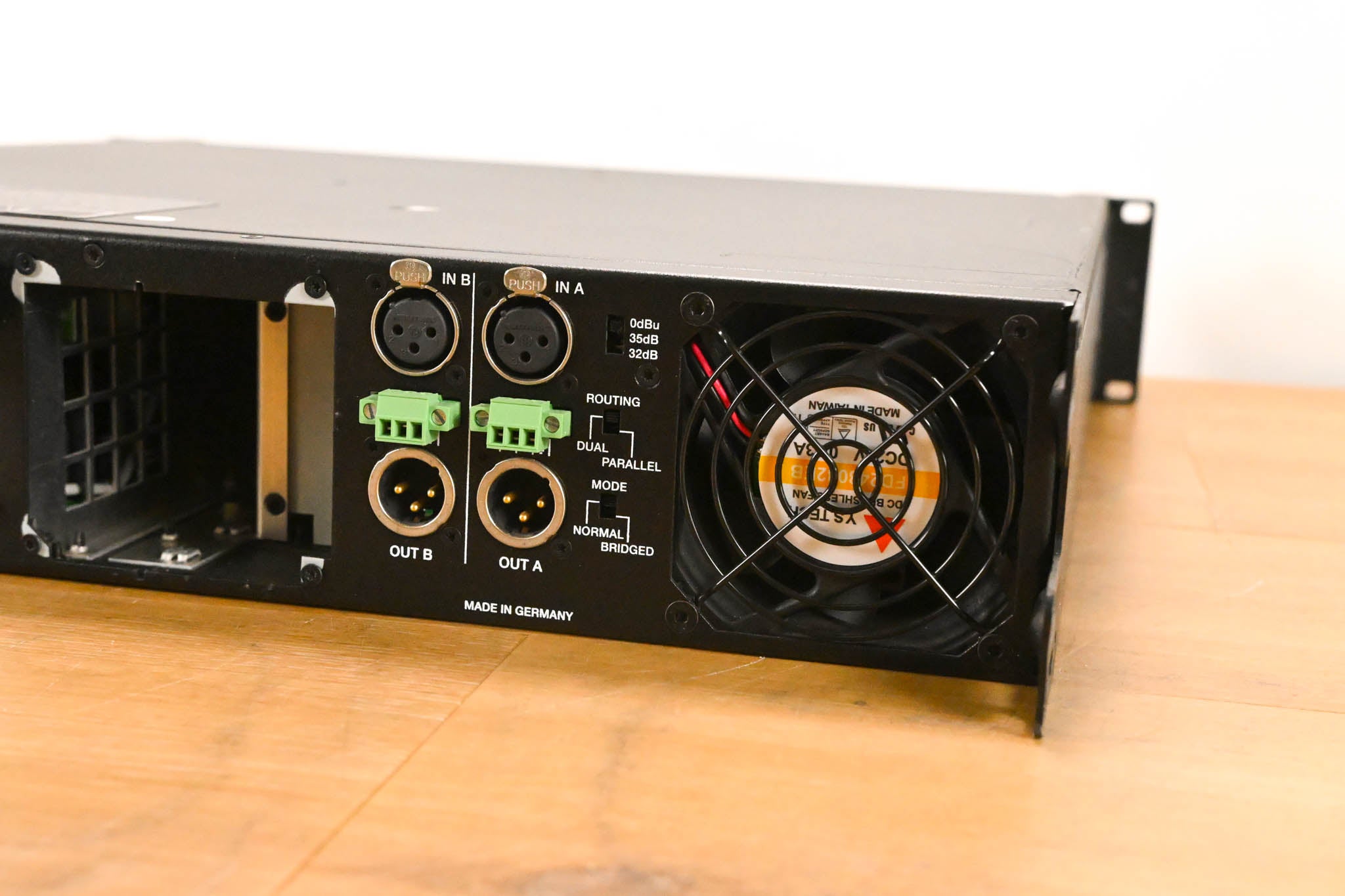 Electro-Voice (EV) TG-7 Tour-Grade Stereo Power Amplifier