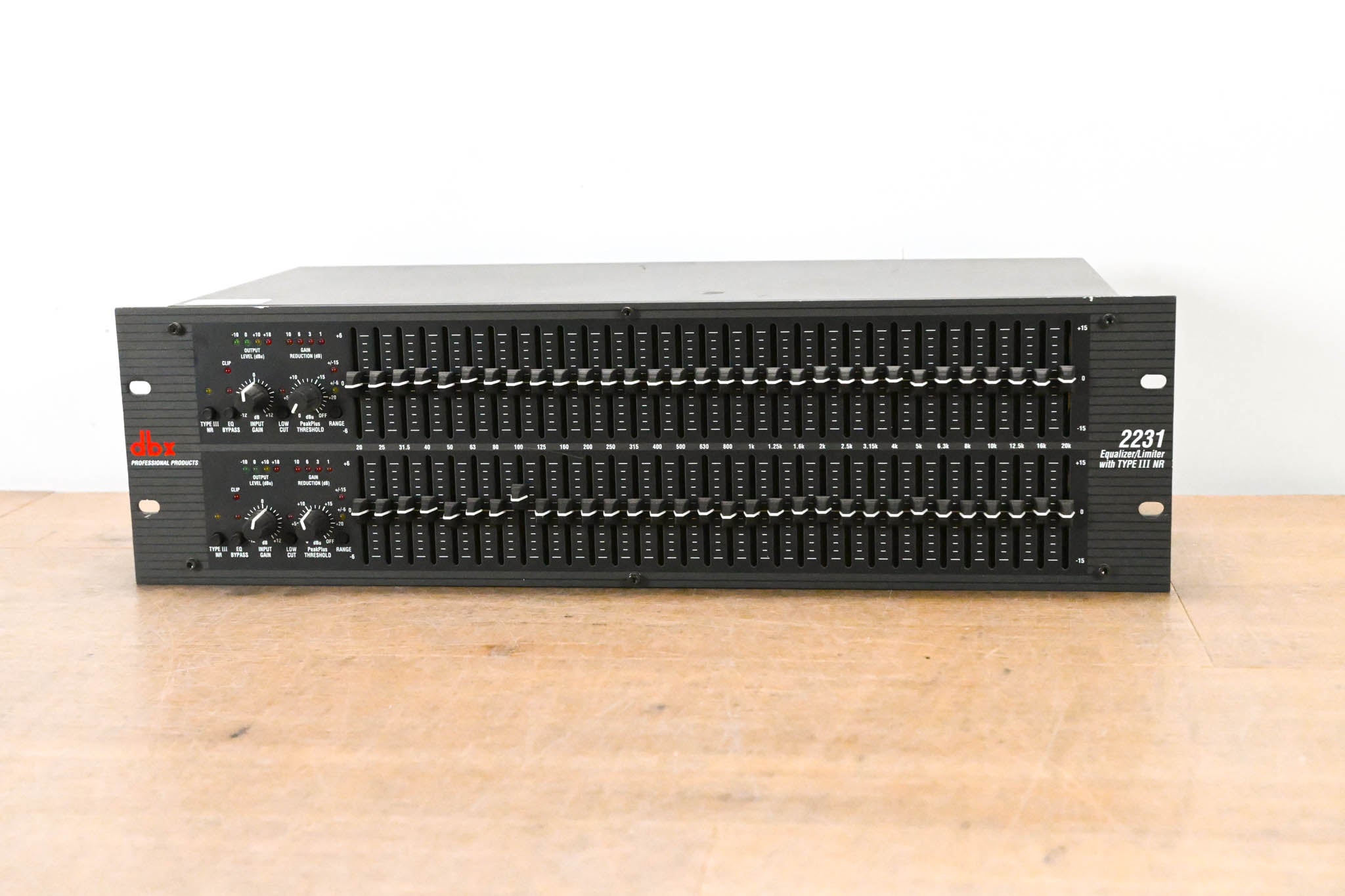 dbx 2231 Dual-Channel 31-Band Graphic Equalizer/Limiter