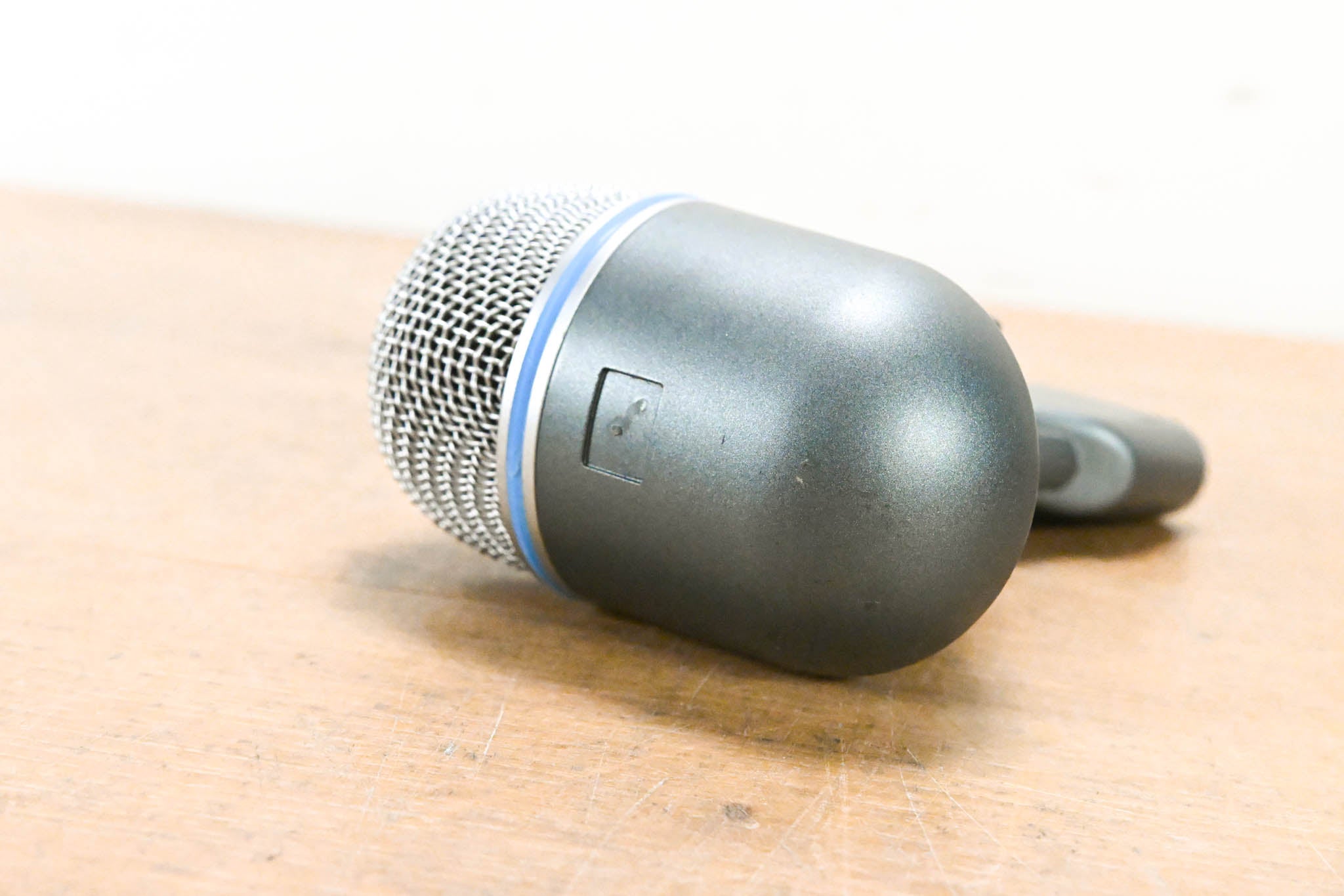 Shure Beta 52A Supercardioid Dynamic Kick Drum Microphone