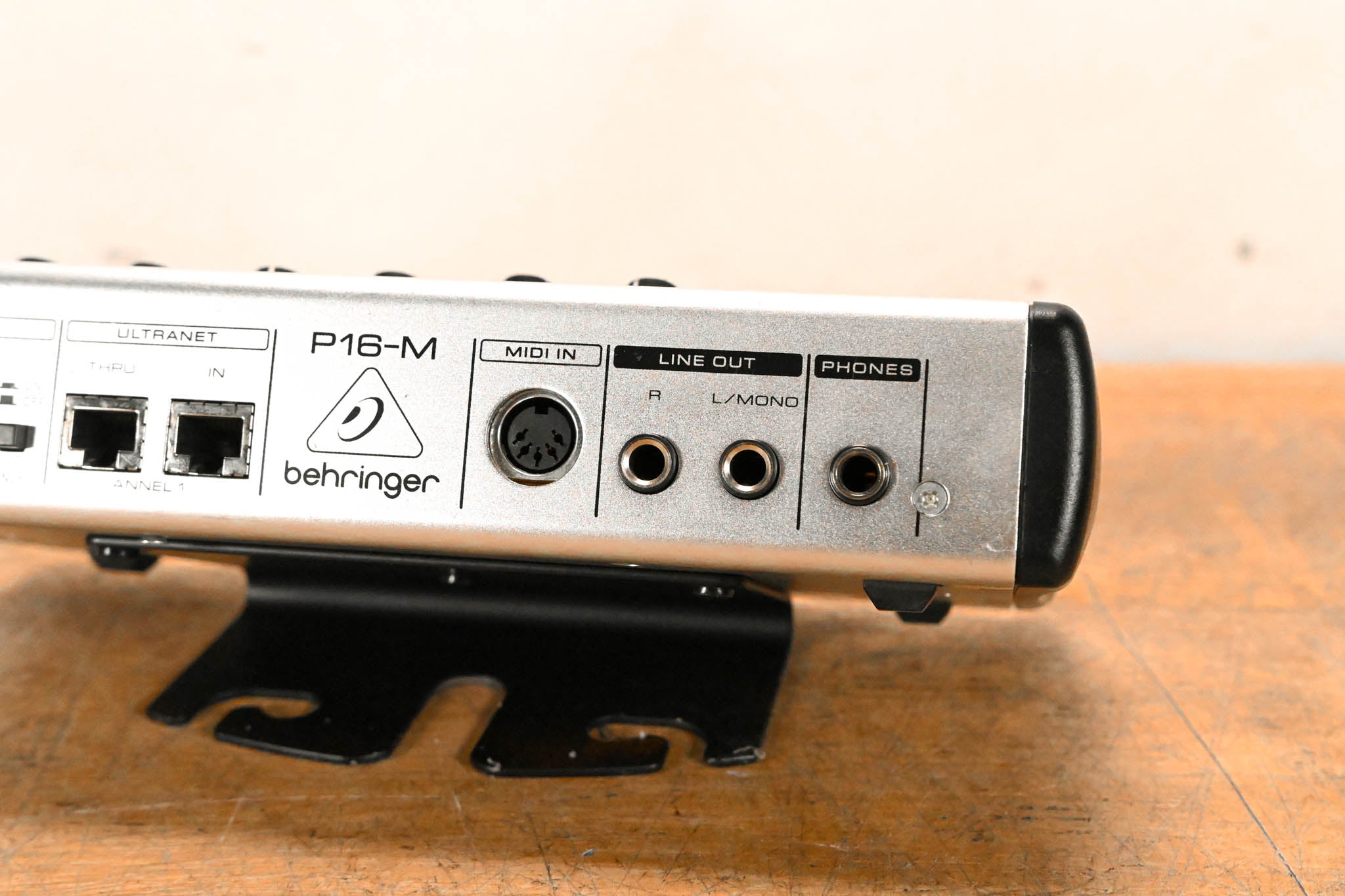 Behringer Powerplay P16-M 16-Channel Digital Personal Mixer