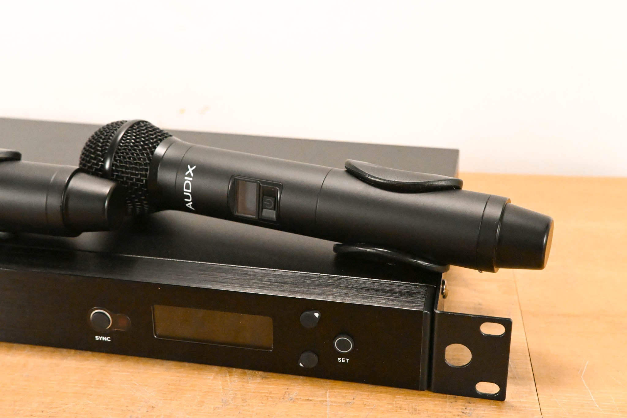 Audix AP42 OM2 Dual Handheld Wireless Mic System- A Band (NO PSU)