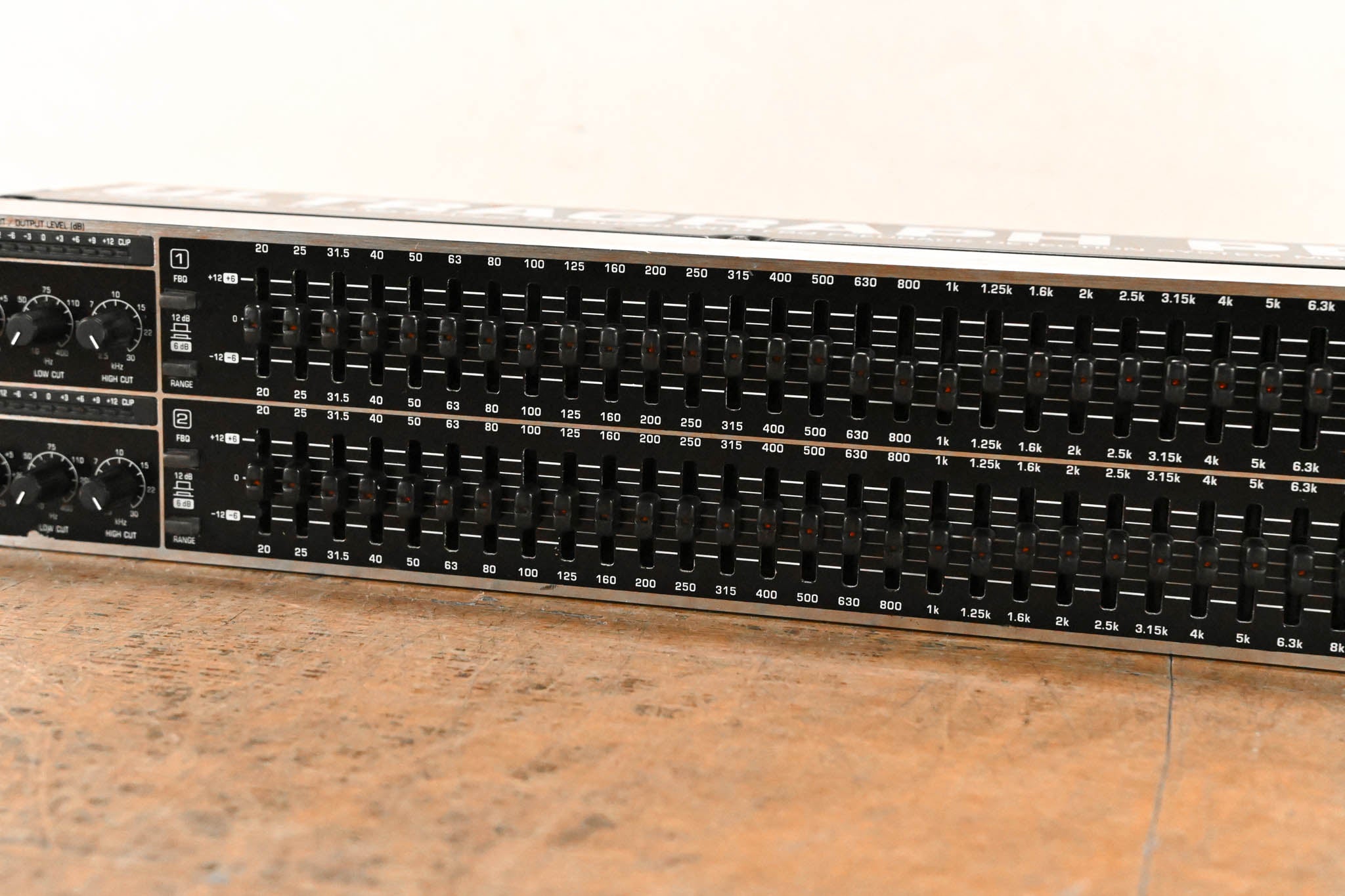 Behringer ULTRAGRAPH PRO FBQ3102 Dual 31-Band Graphic Equalizer