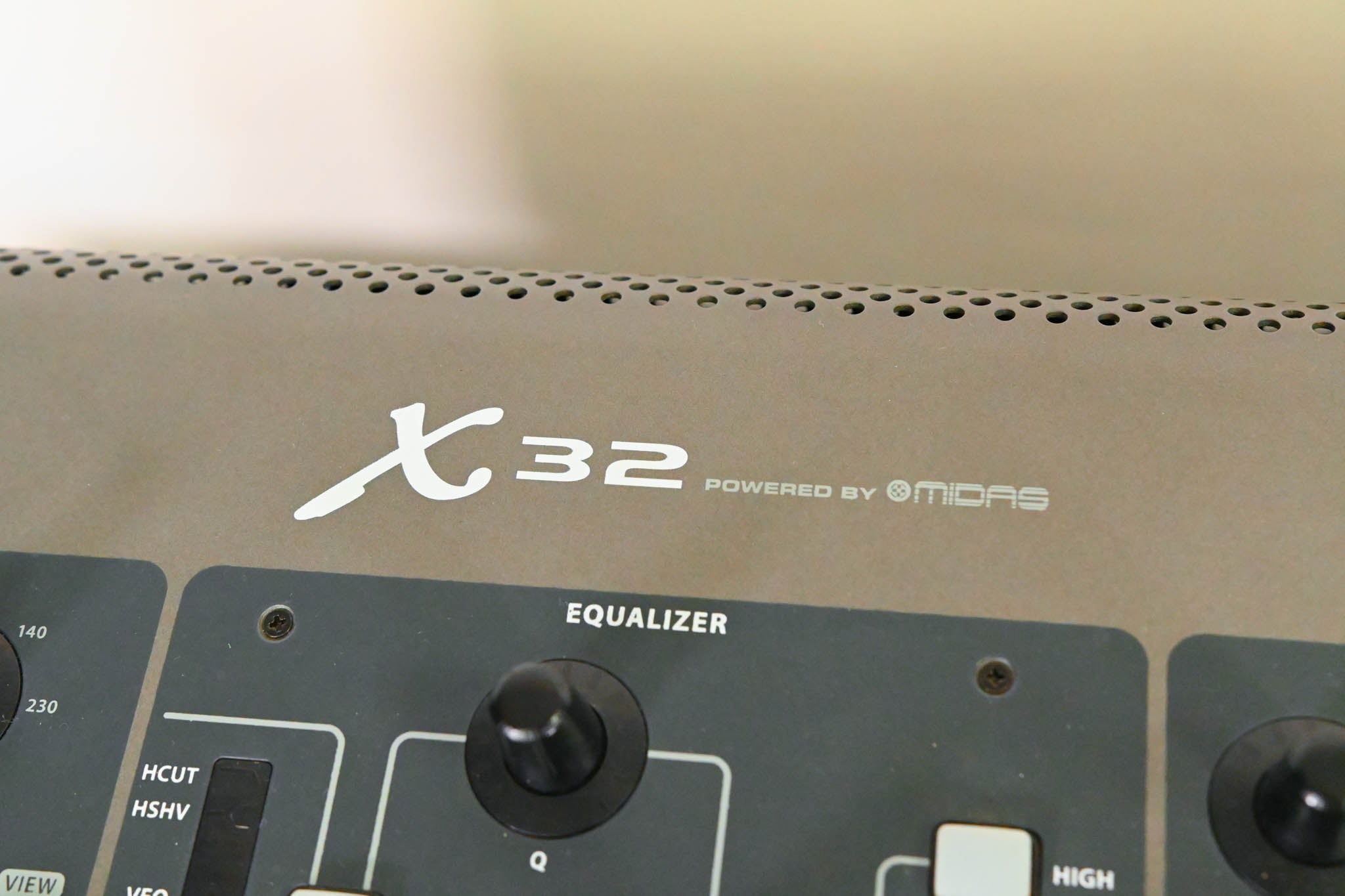 Behringer X32 40-Channel Digital Mixing Console