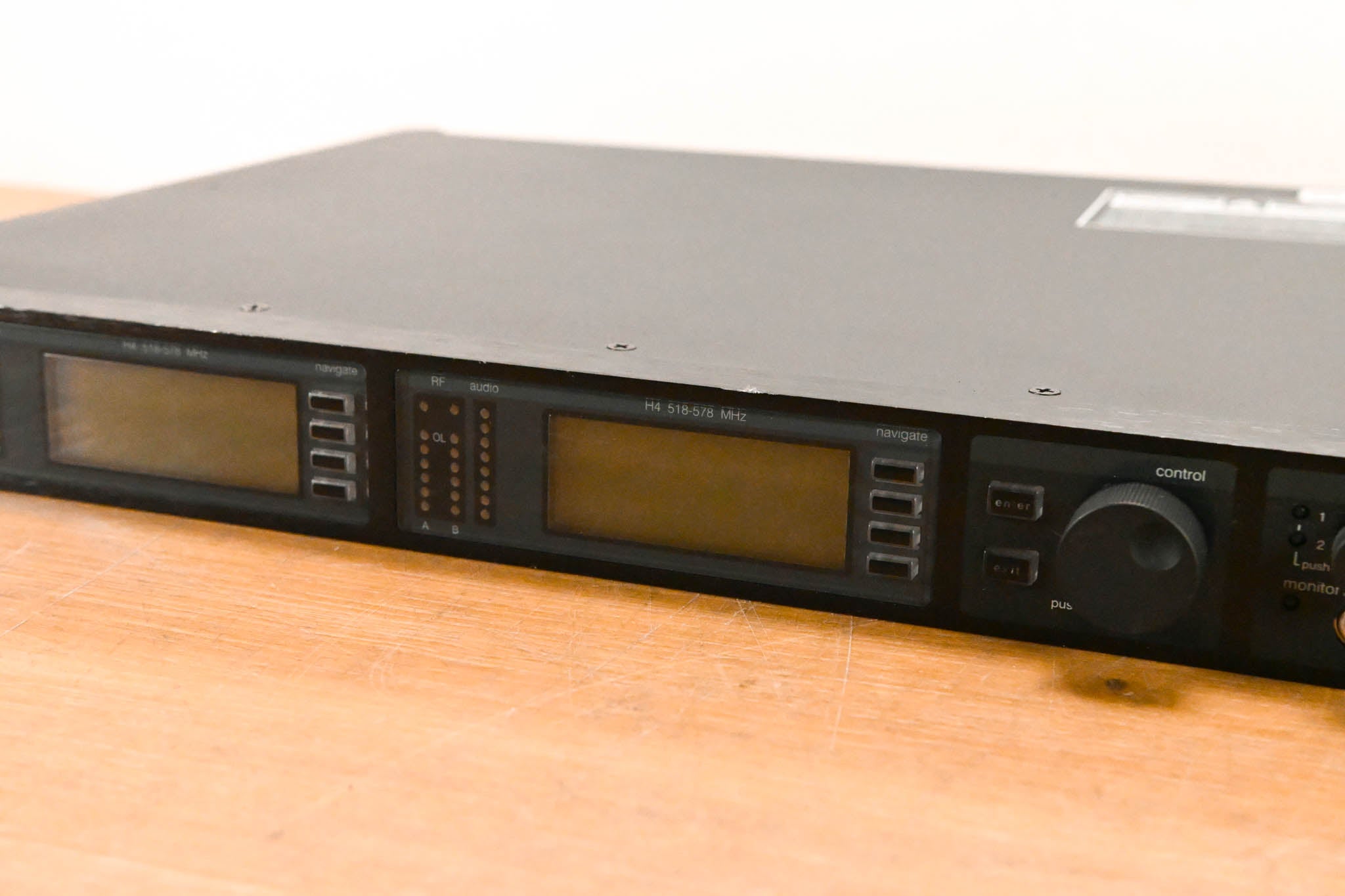 Shure UR4D Dual-Channel UHF Wireless Receiver - H4 Band: 518-578 MHz
