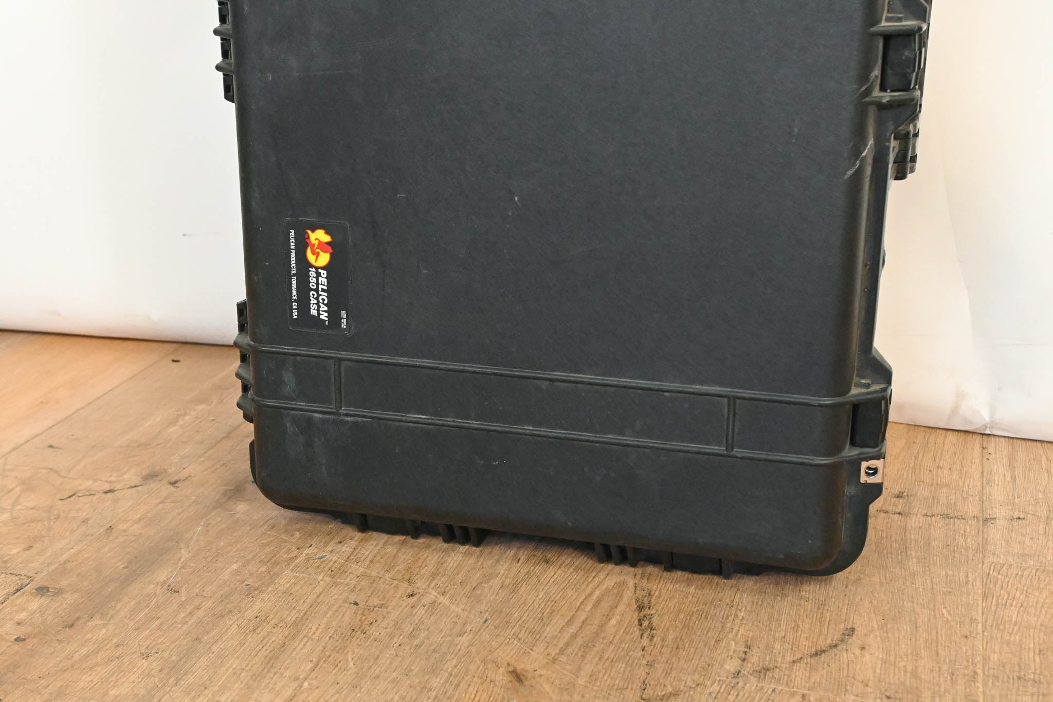 Pelican 1650 Protector Case (No Foam)