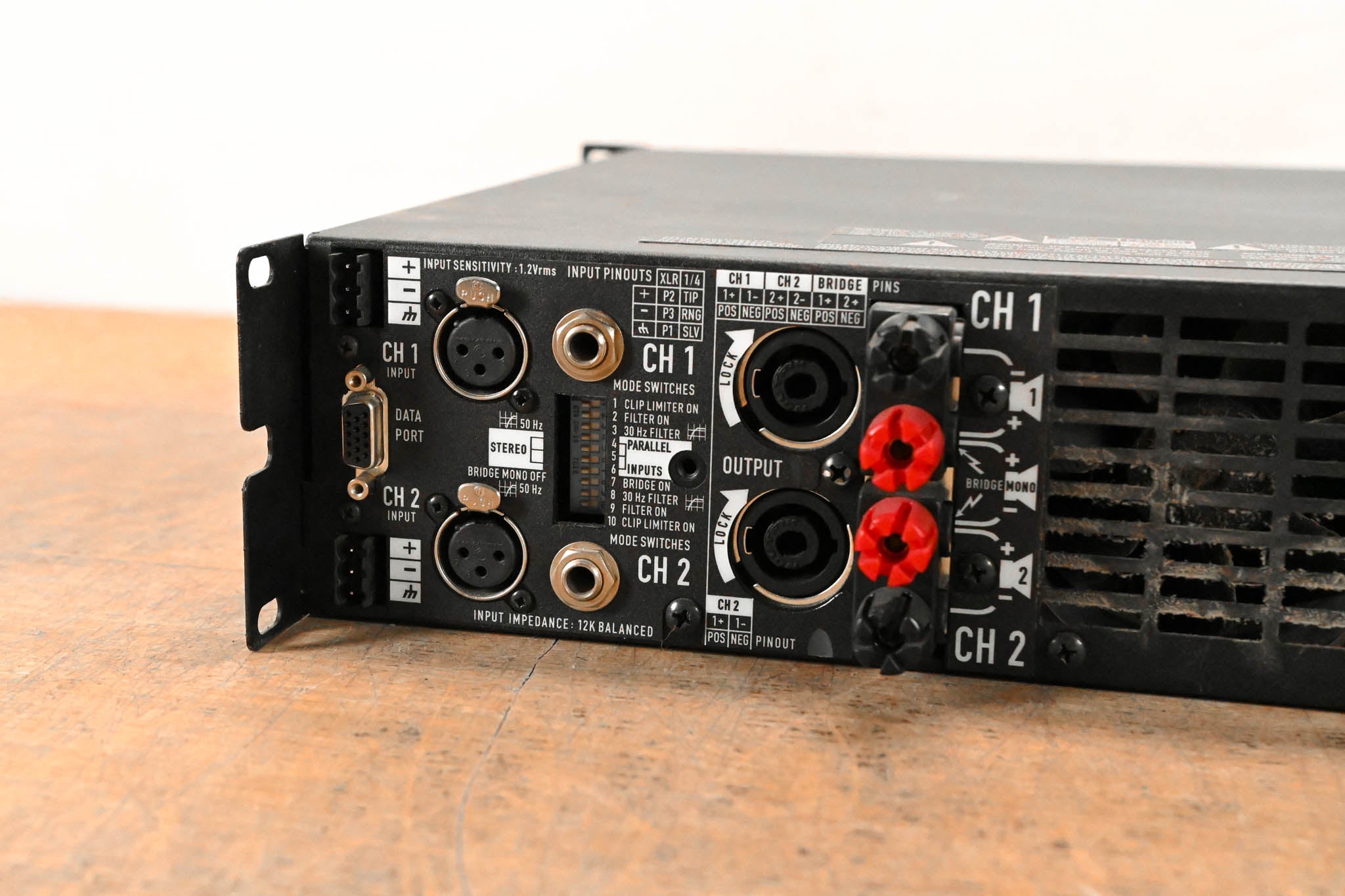 QSC PL230 PowerLight 2 Series 2-Channel 1500W Power Amplifier
