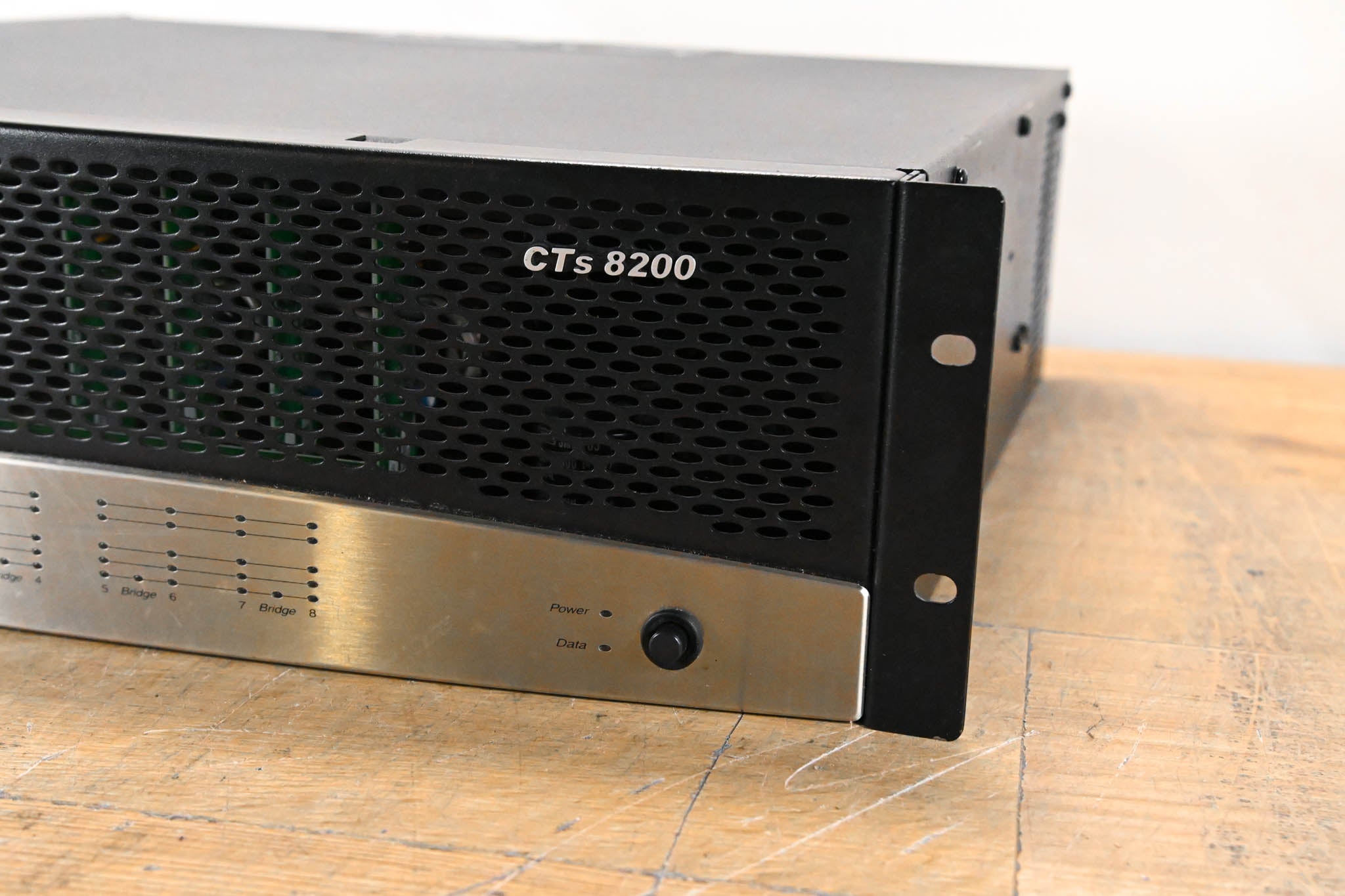 Crown CTs 8200 200W 8-Channel Power Amplifier
