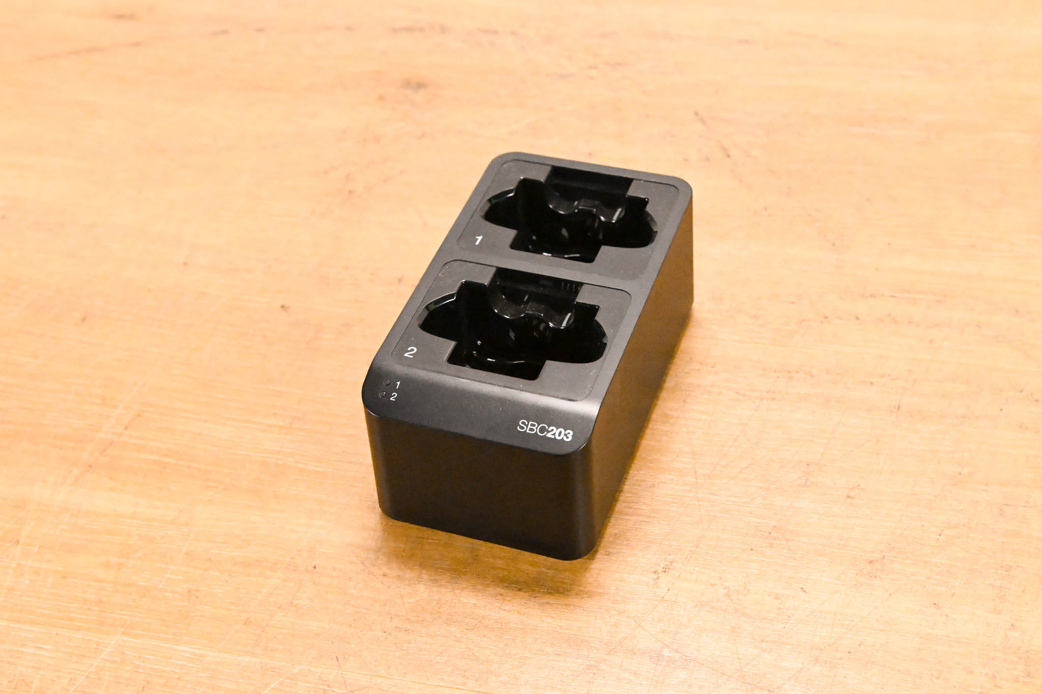 Shure SBC203 Dual-Docking Recharging Station (NO POWER SUPPLY)