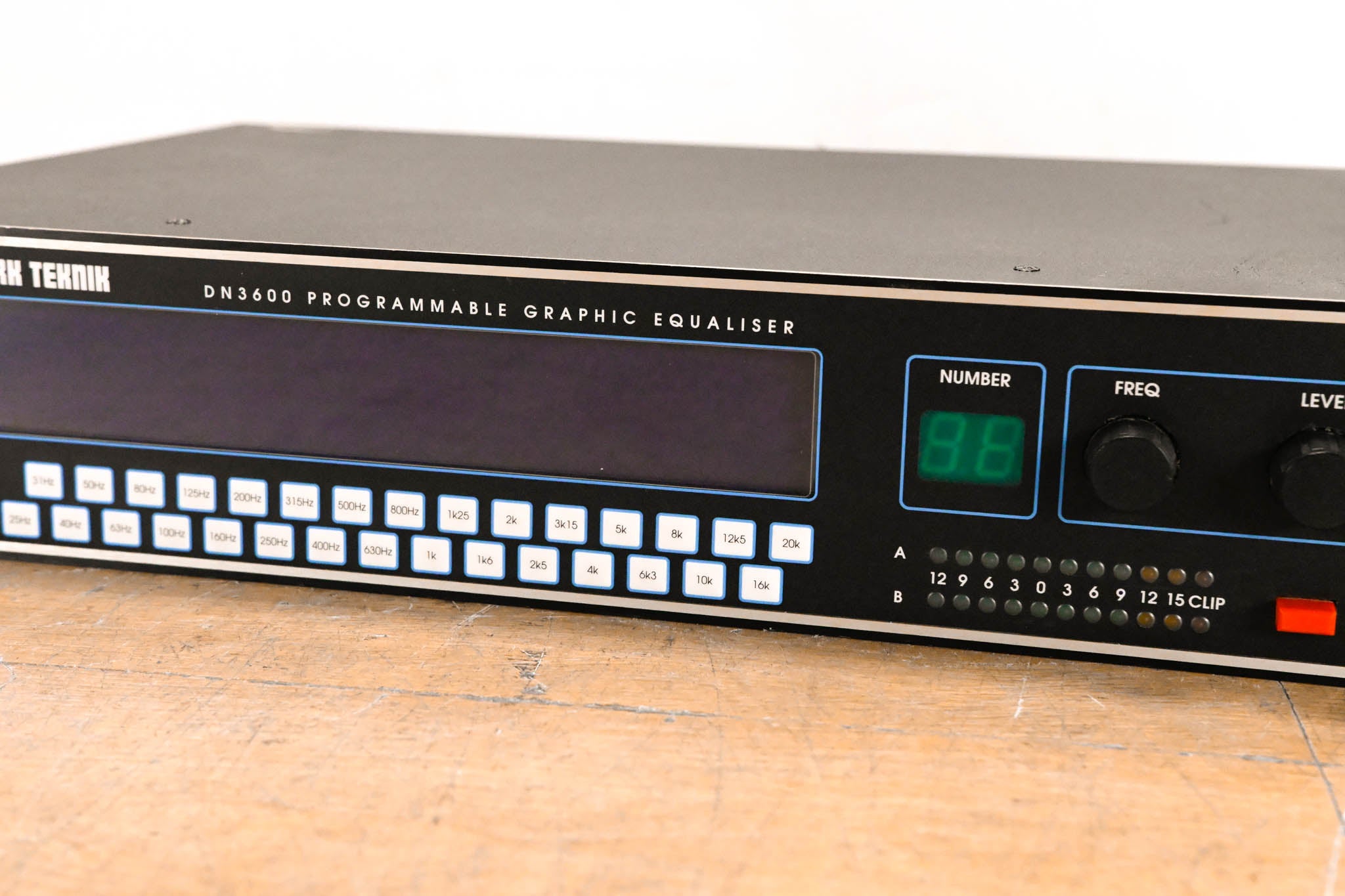 Klark Teknik DN3600 Programmable Graphic Equalizer