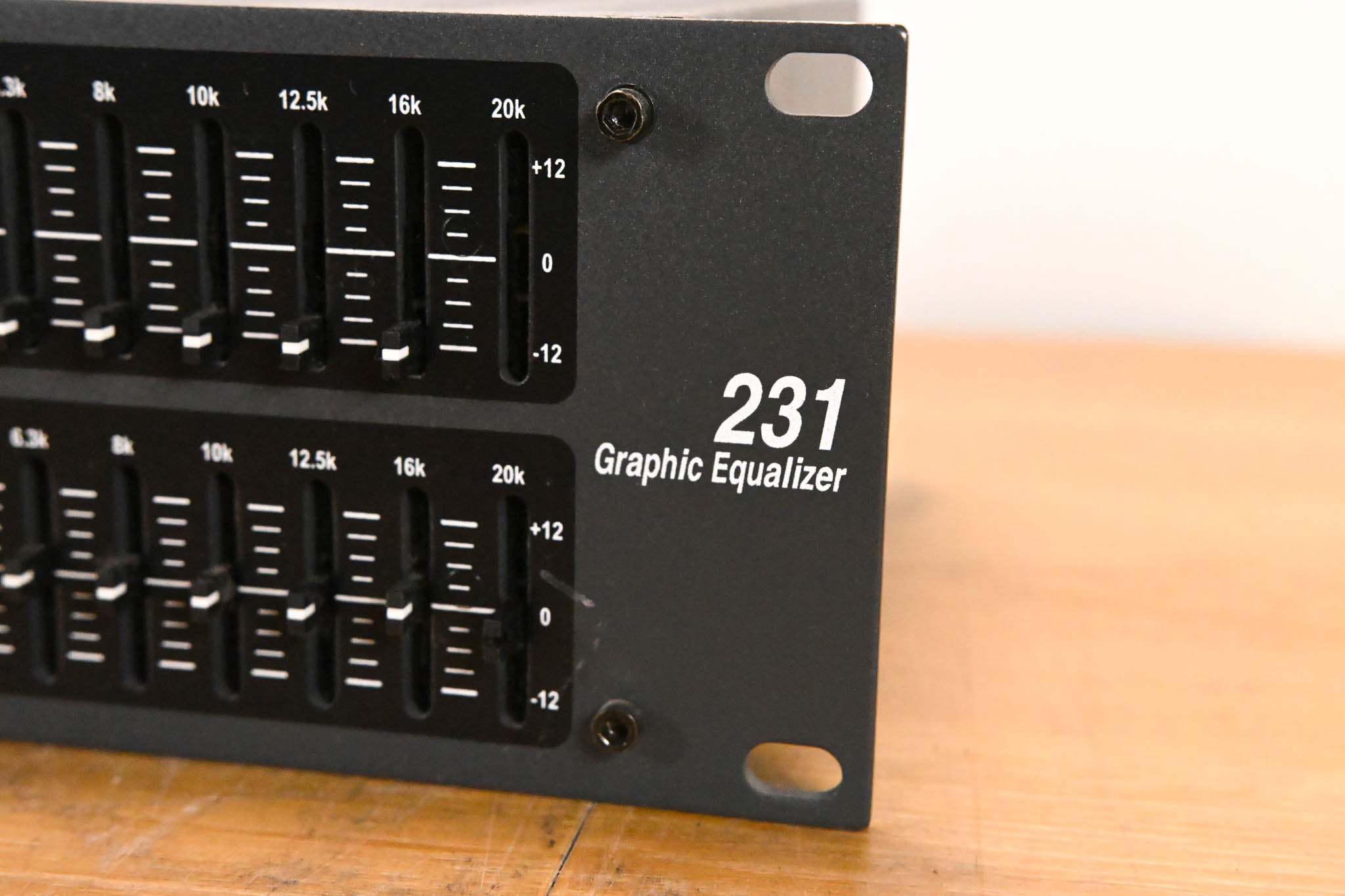 dbx 231 Dual-Channel 31-Band Graphic Equalizer