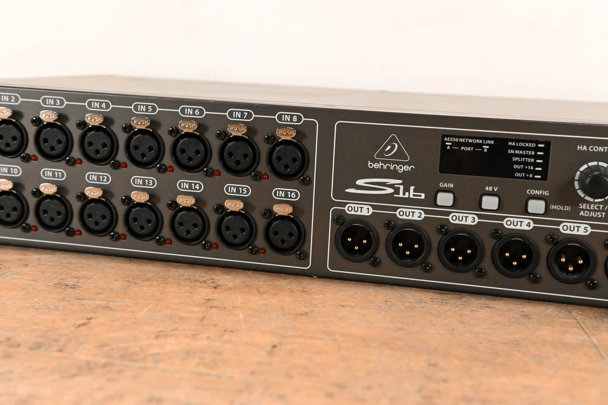 Behringer S16 16 x 8 Digital Stage Box