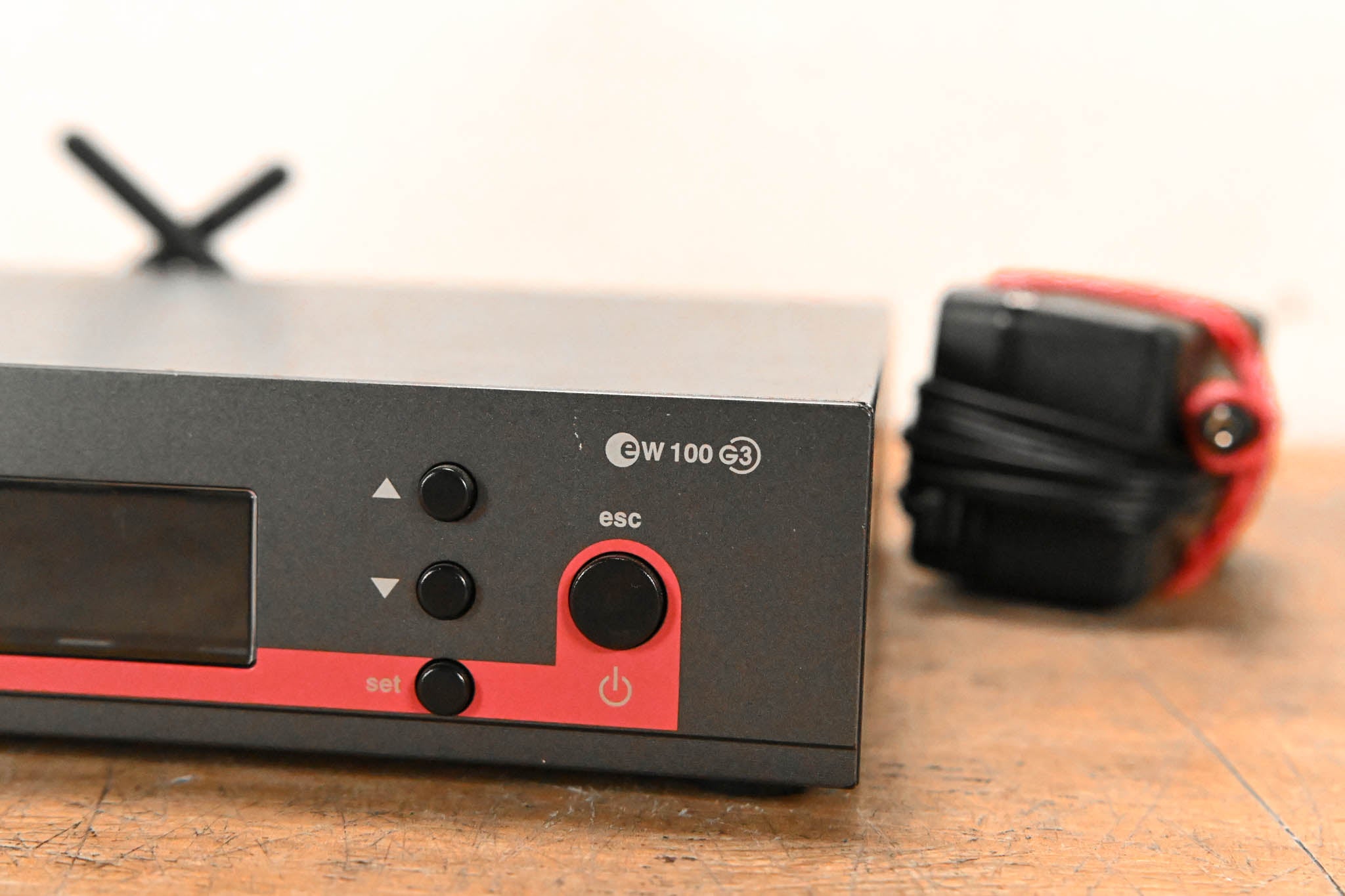 Sennheiser EM 100 G3 Wireless Receiver - B2 Range: 626-662 MHz