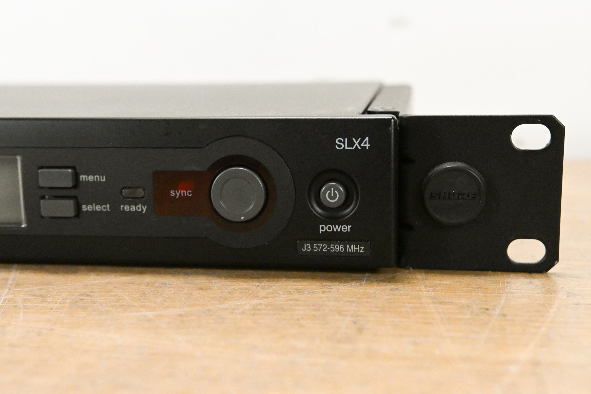 Shure SLX4 Wireless Receiver - J3 Band: 572-596 MHz (NO POWER SUPPLY)