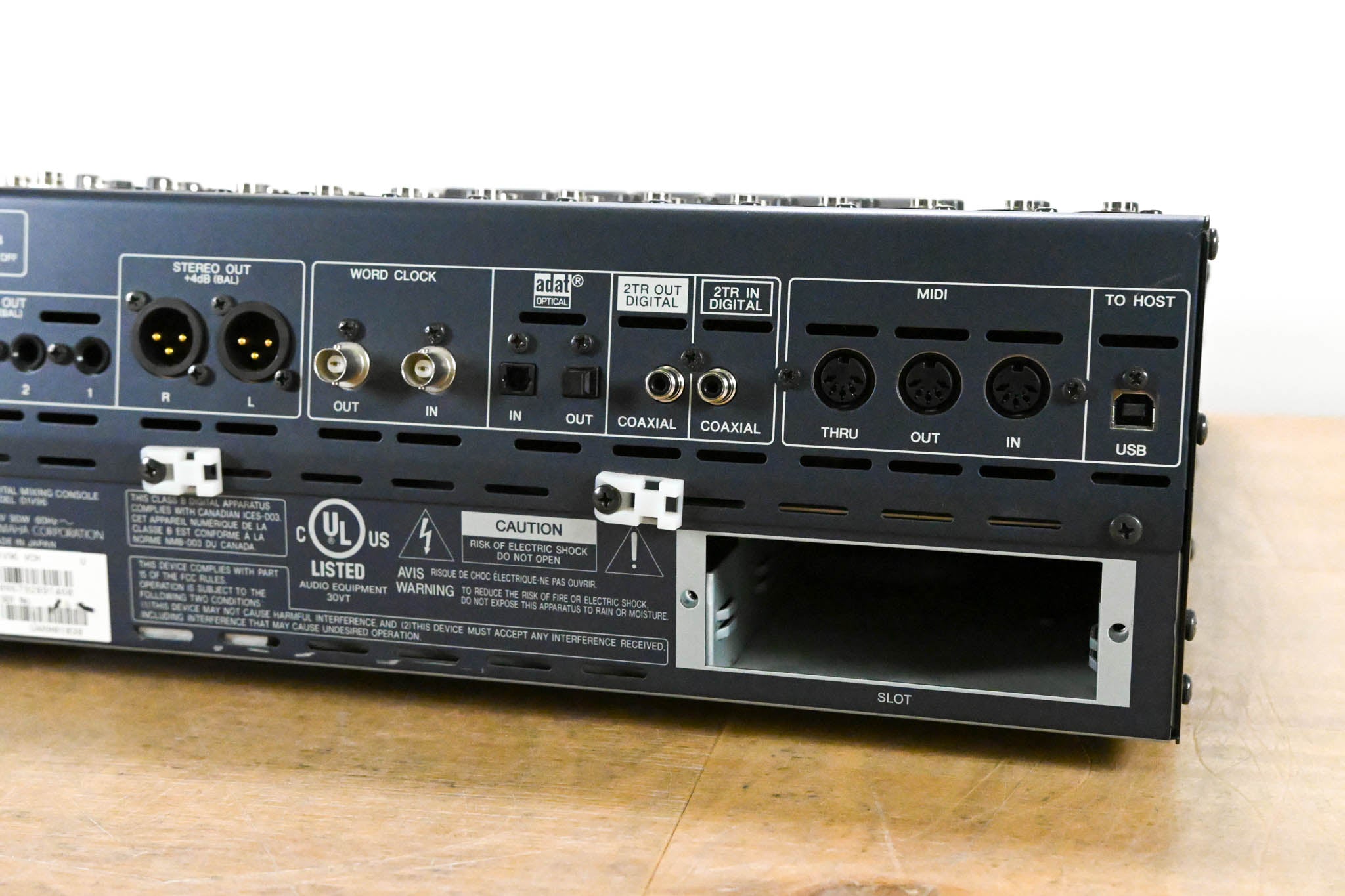 Yamaha 01V96VCM 24-Bit/96k Digital Recording Mixer