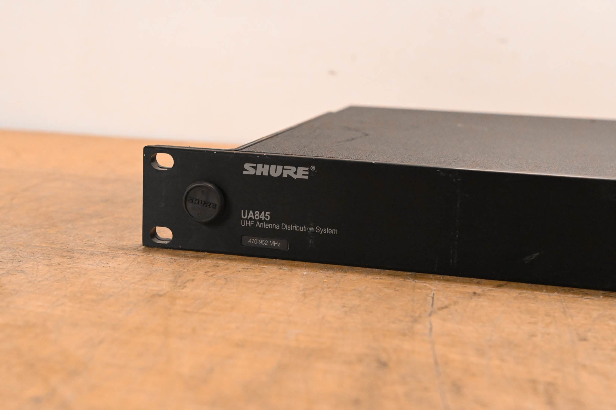 Shure UA845-SWB Antenna Distribution System - 470-952 MHz