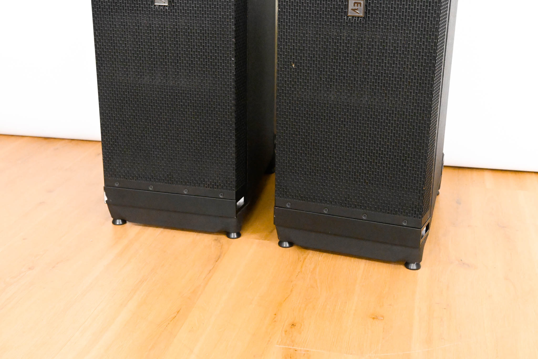 Electro-Voice (EV) X2-212/90 12" Vertical Line Array Loudspeaker (PAIR)