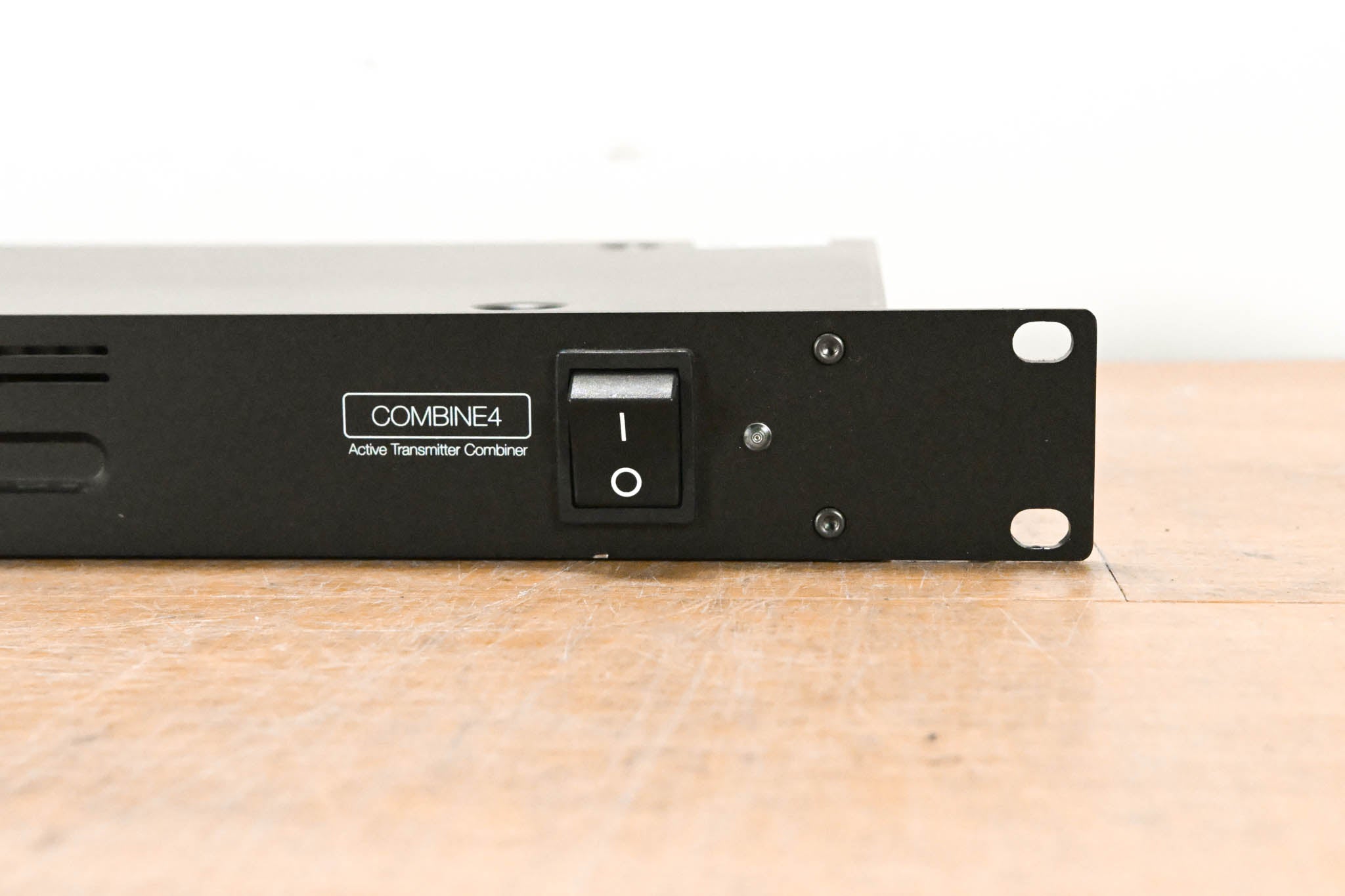 RF Venue COMBINE4 4-Channel UHF IEM Transmitter Antenna Combiner
