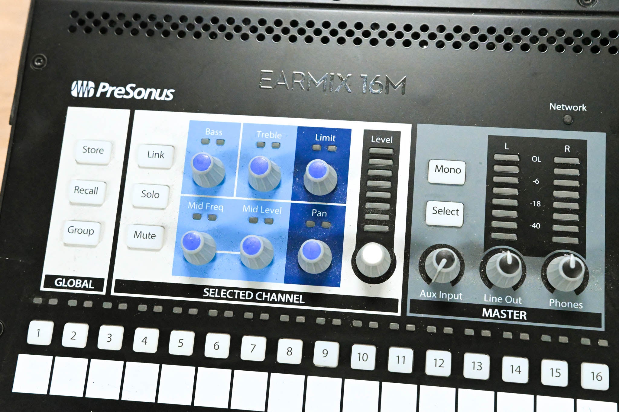 PreSonus EarMix 16M 16-Channel AVB Personal Monitor Mixer