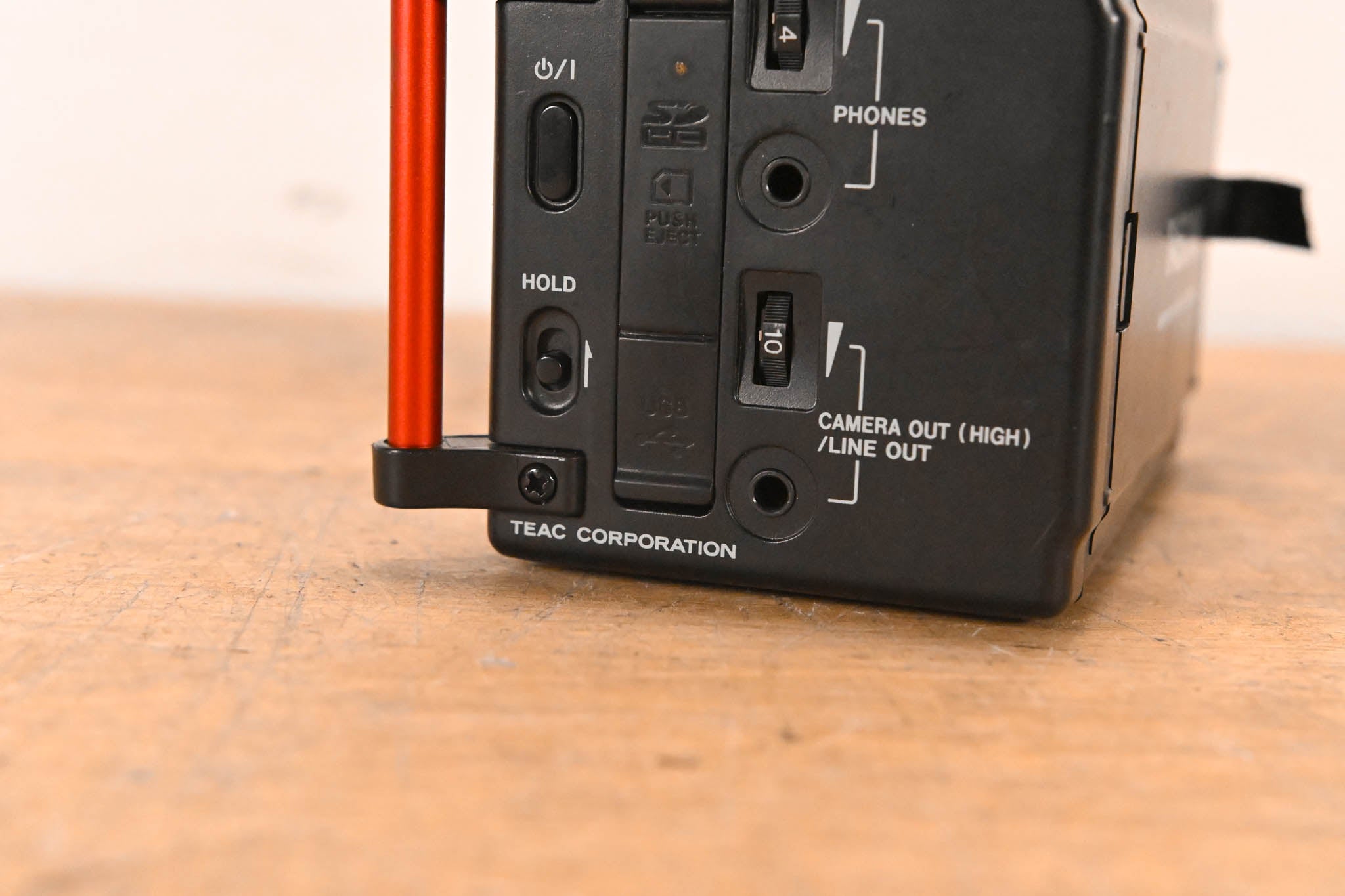 TASCAM DR-60DMKII 4-Track Audio Field Recorder and Mixer for Audio/Video