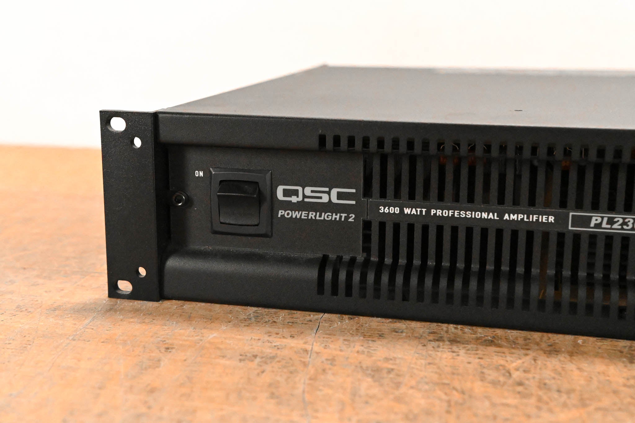 QSC PL236 PowerLight 2 Series 2-Channel Power Amplifier