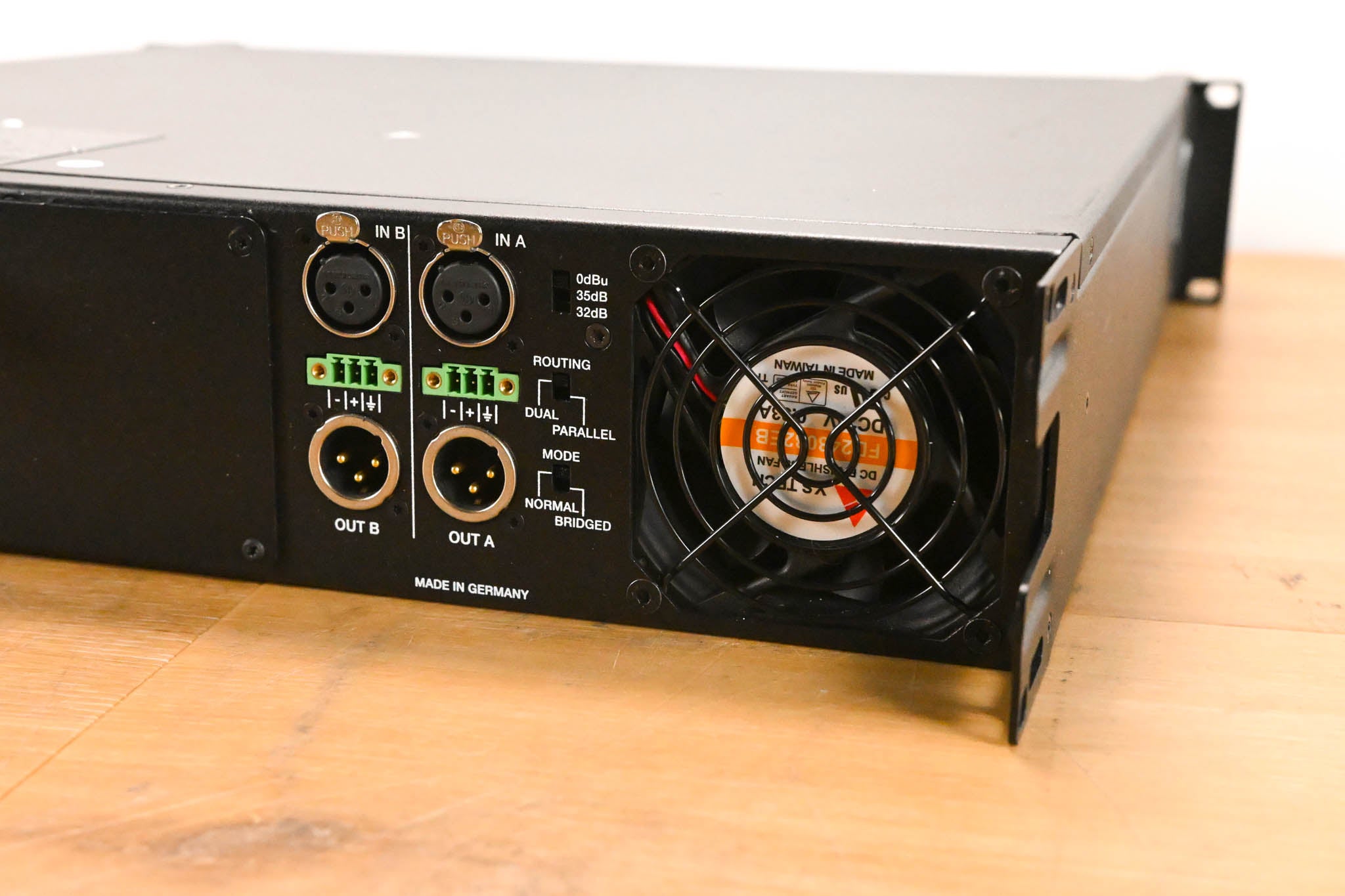 Electro-Voice (EV) TG-7 Tour-Grade Stereo Power Amplifier