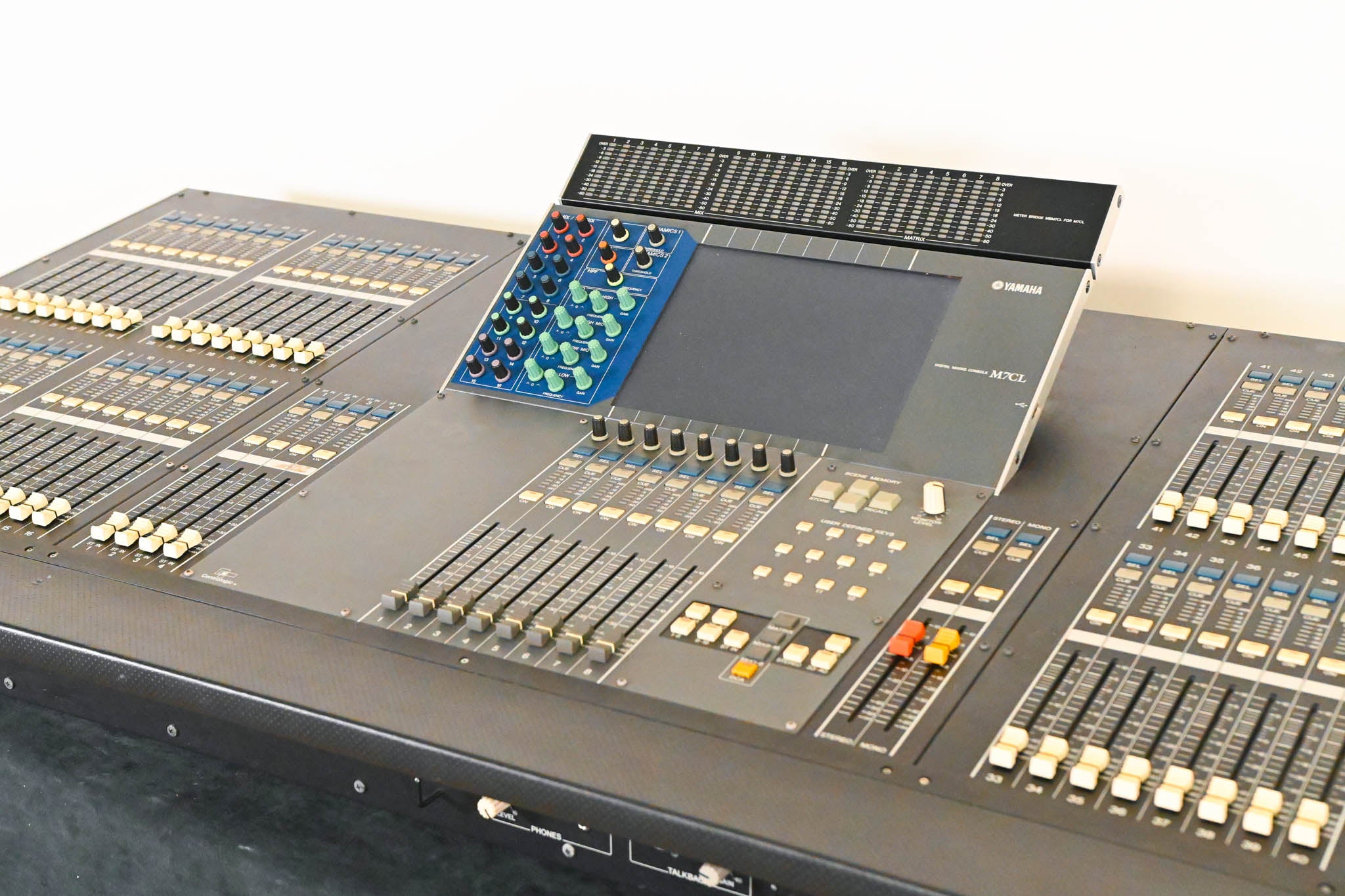 Yamaha M7CL-48 48-Channel Digital Audio Mixing Console