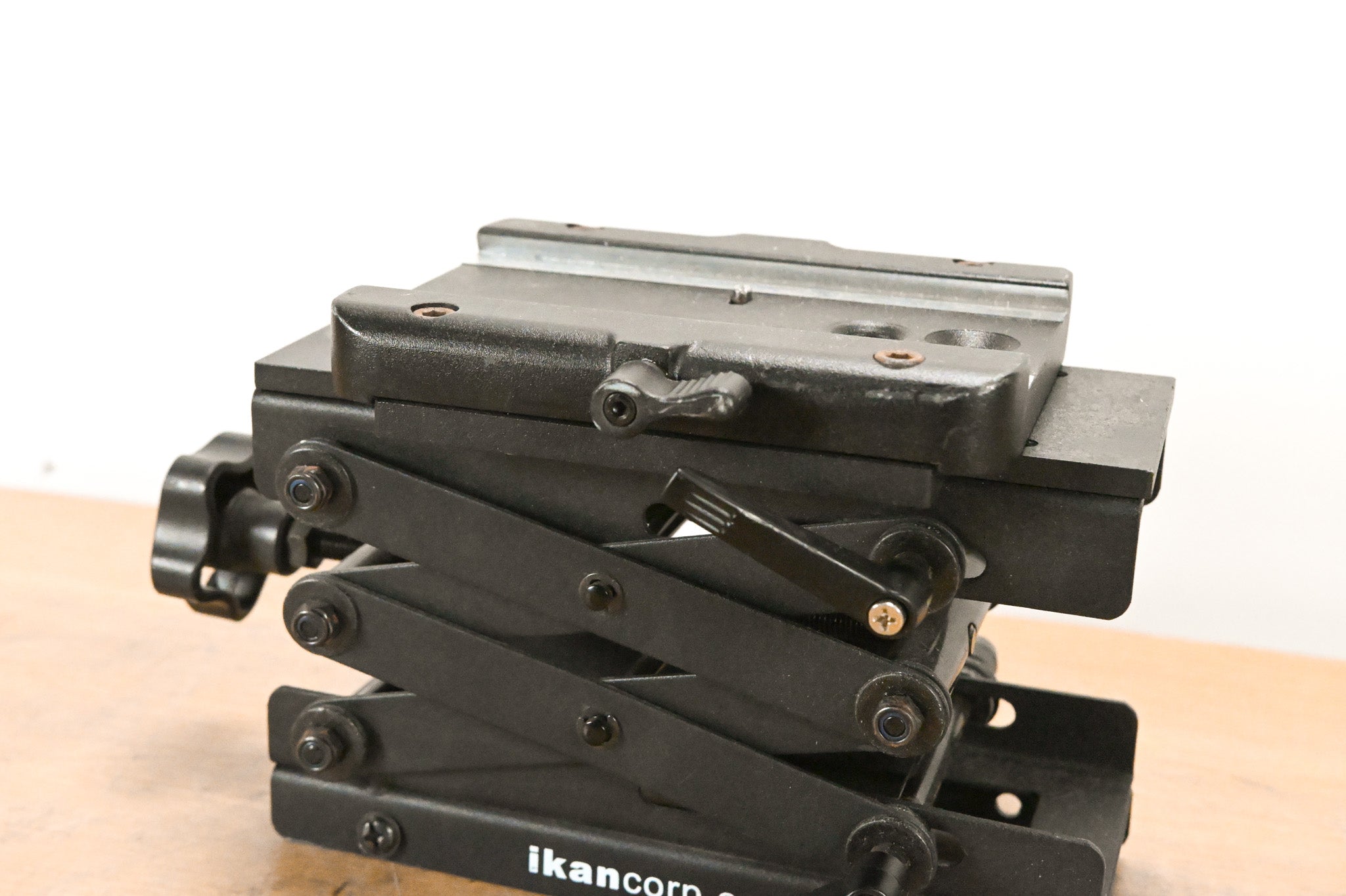 Ikan Adjustable Scissor Lift Camera Riser