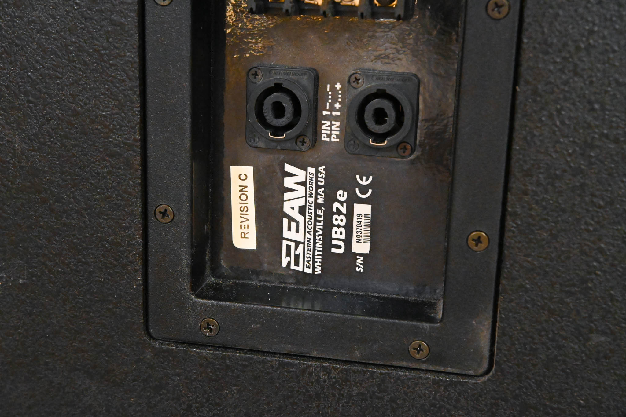 EAW UB82e 2-Way Passive Full Range Loudspeaker (PAIR)