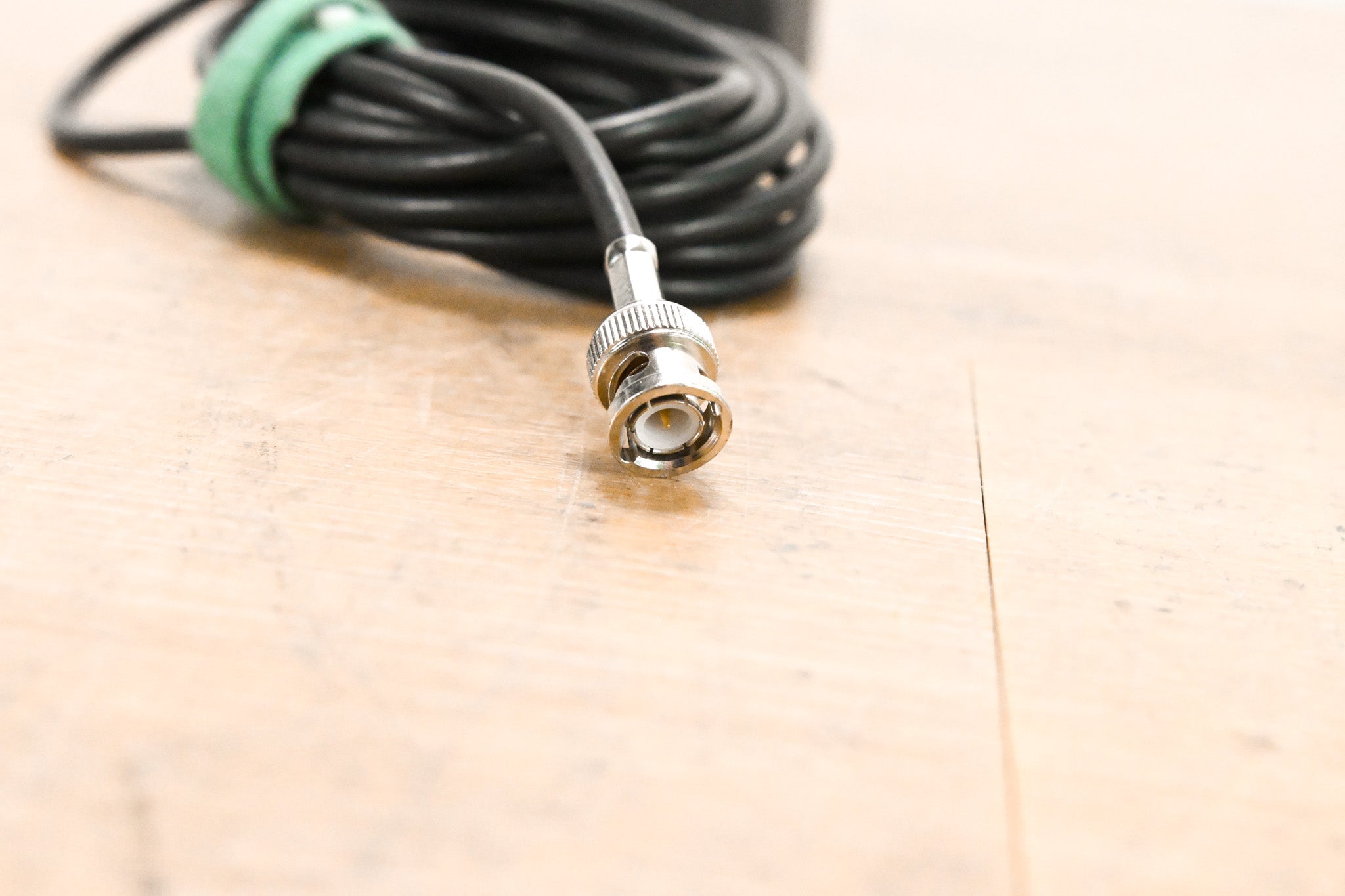 Radiall / Larsen BNC-BNC Magnet Mount