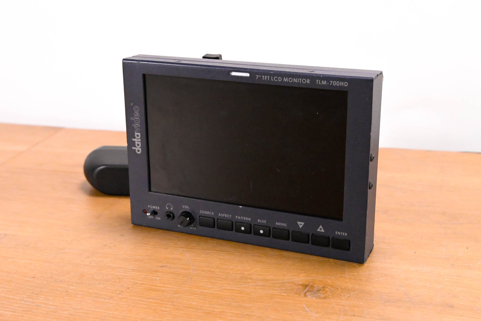 Datavideo TLM-700HD 7" HD/SD TFT LCD Monitor w/ V-Mount Battery Adapter
