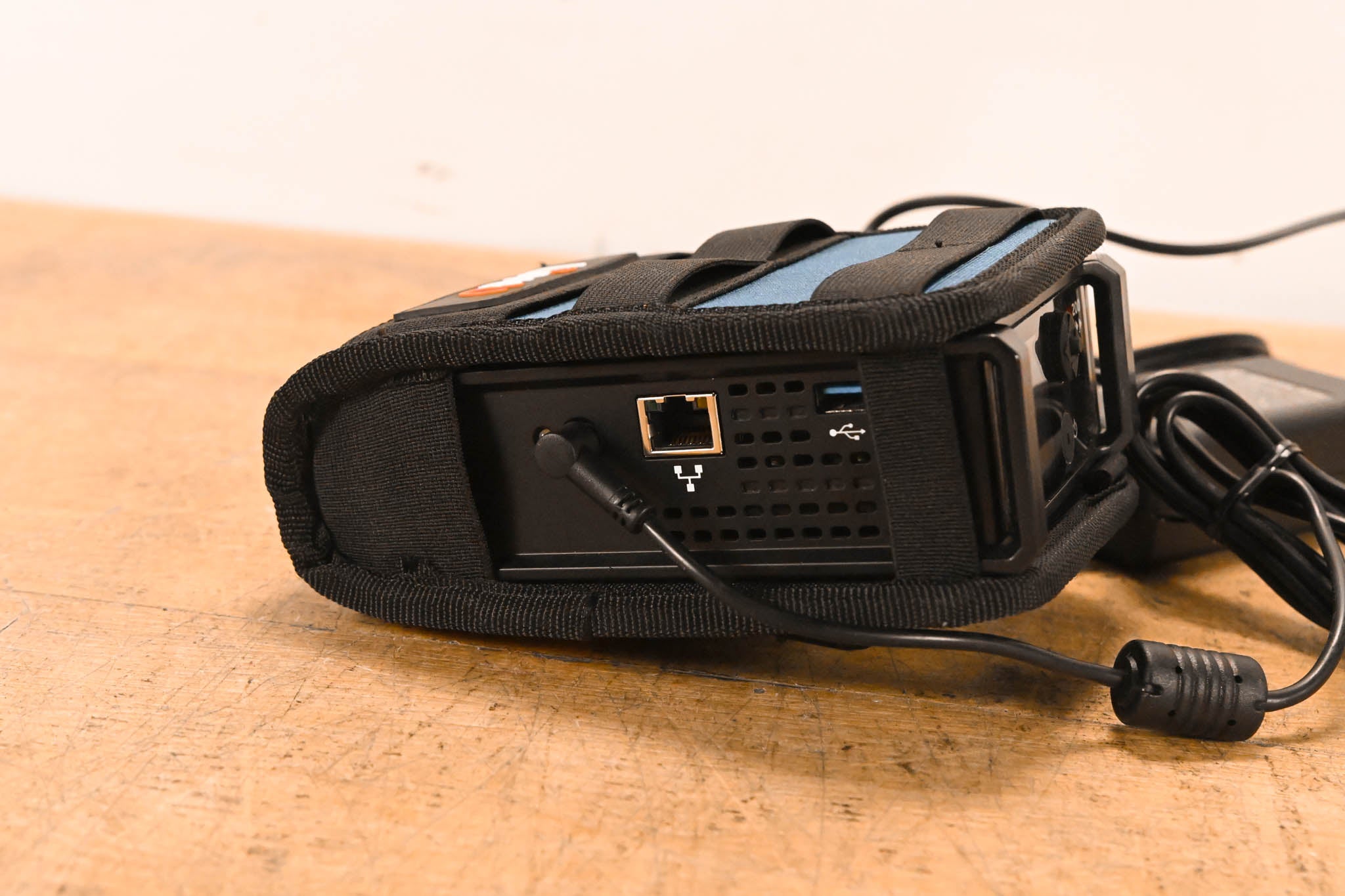 LiveU LU200 Camera-Mount Unit w/ SDI/HDMI Inputs