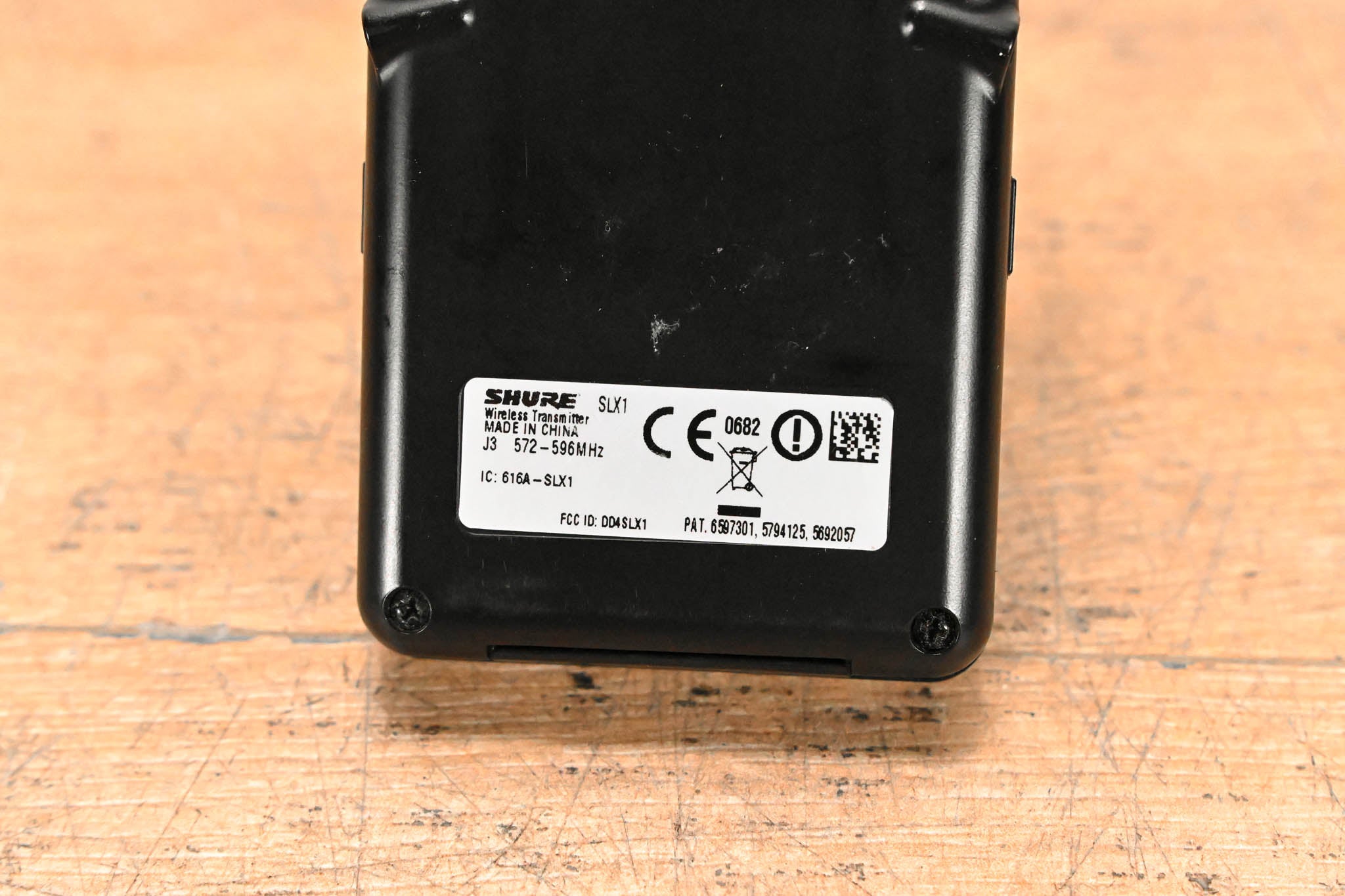 Shure SLX1 Wireless Bodypack Transmitter - J3 Band: 572-596 MHz