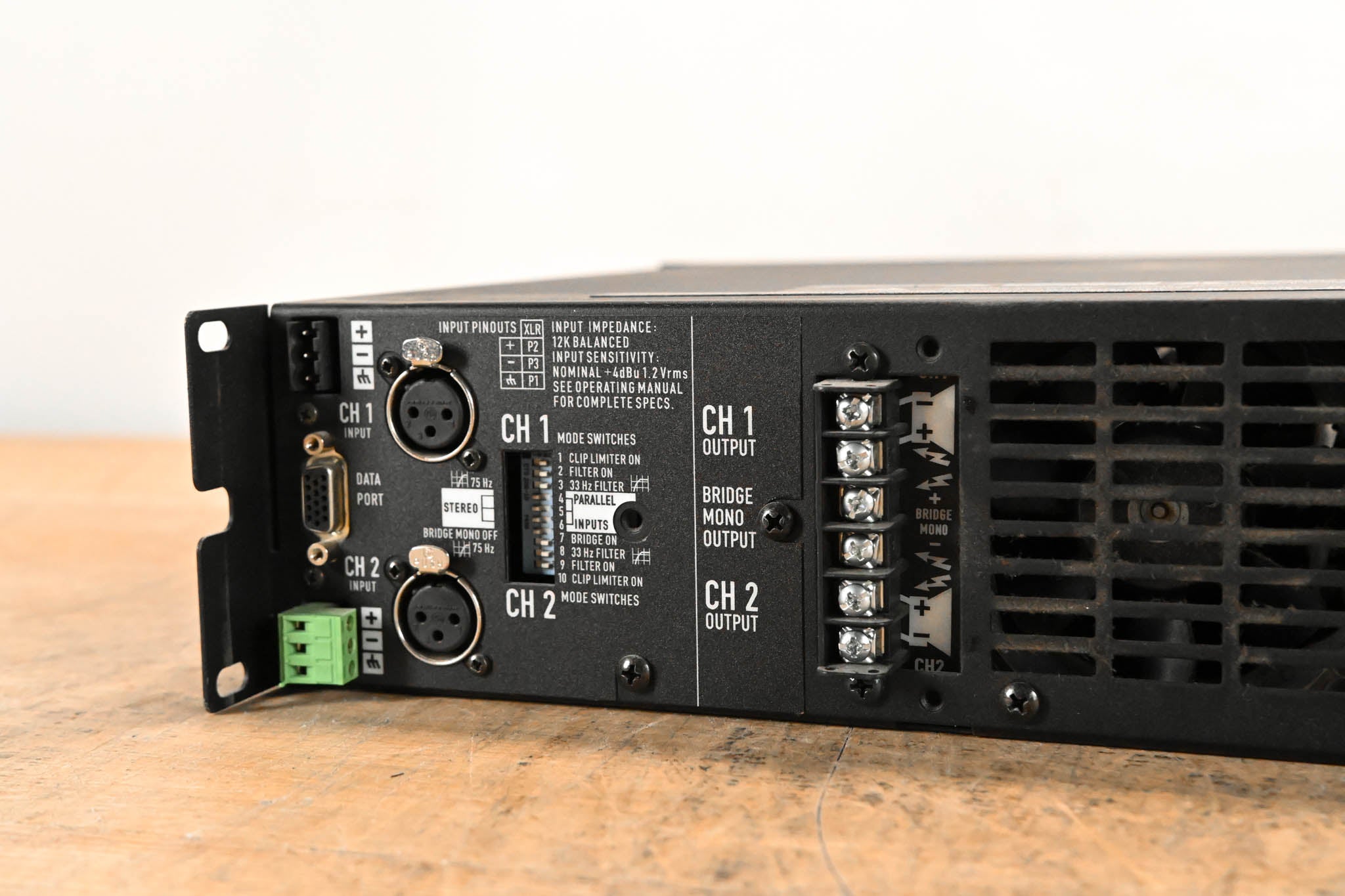 QSC CX702 2-Channel 700W Power Amplifier