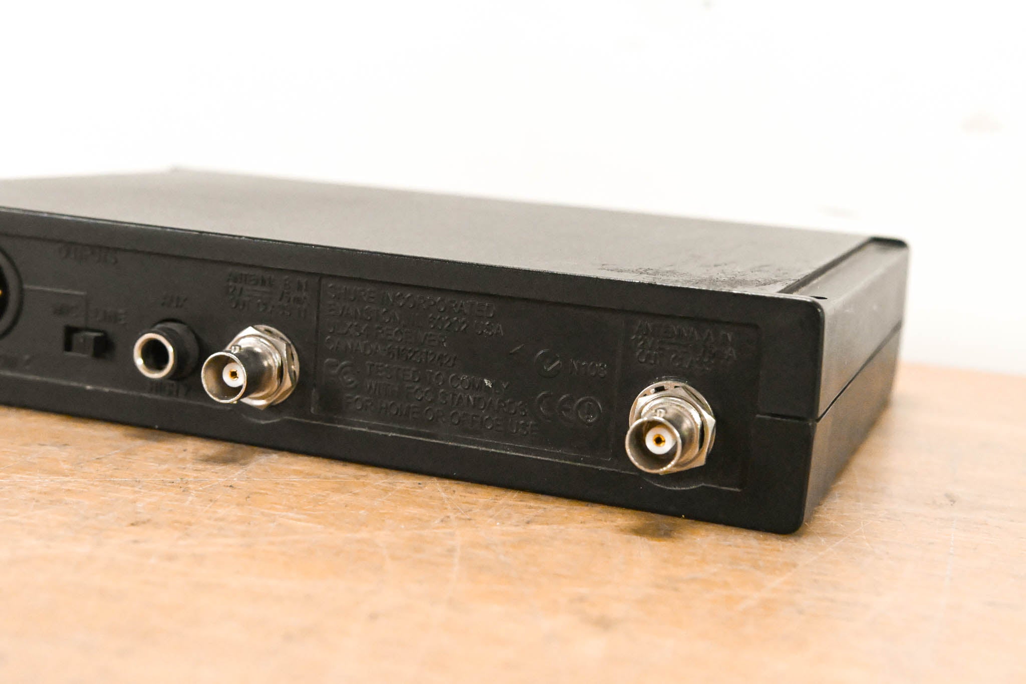 Shure ULXS4 Wireless Receiver - J1 Band: 554-590 MHz (NO POWER SUPPLY)