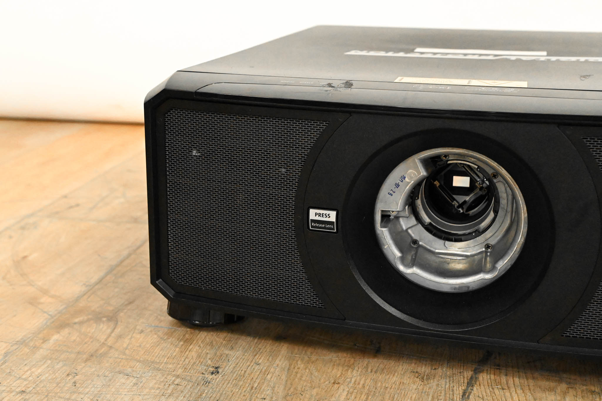 Digital Projection E-Vision 9100 WU WUXGA Large Venue DLP Projector