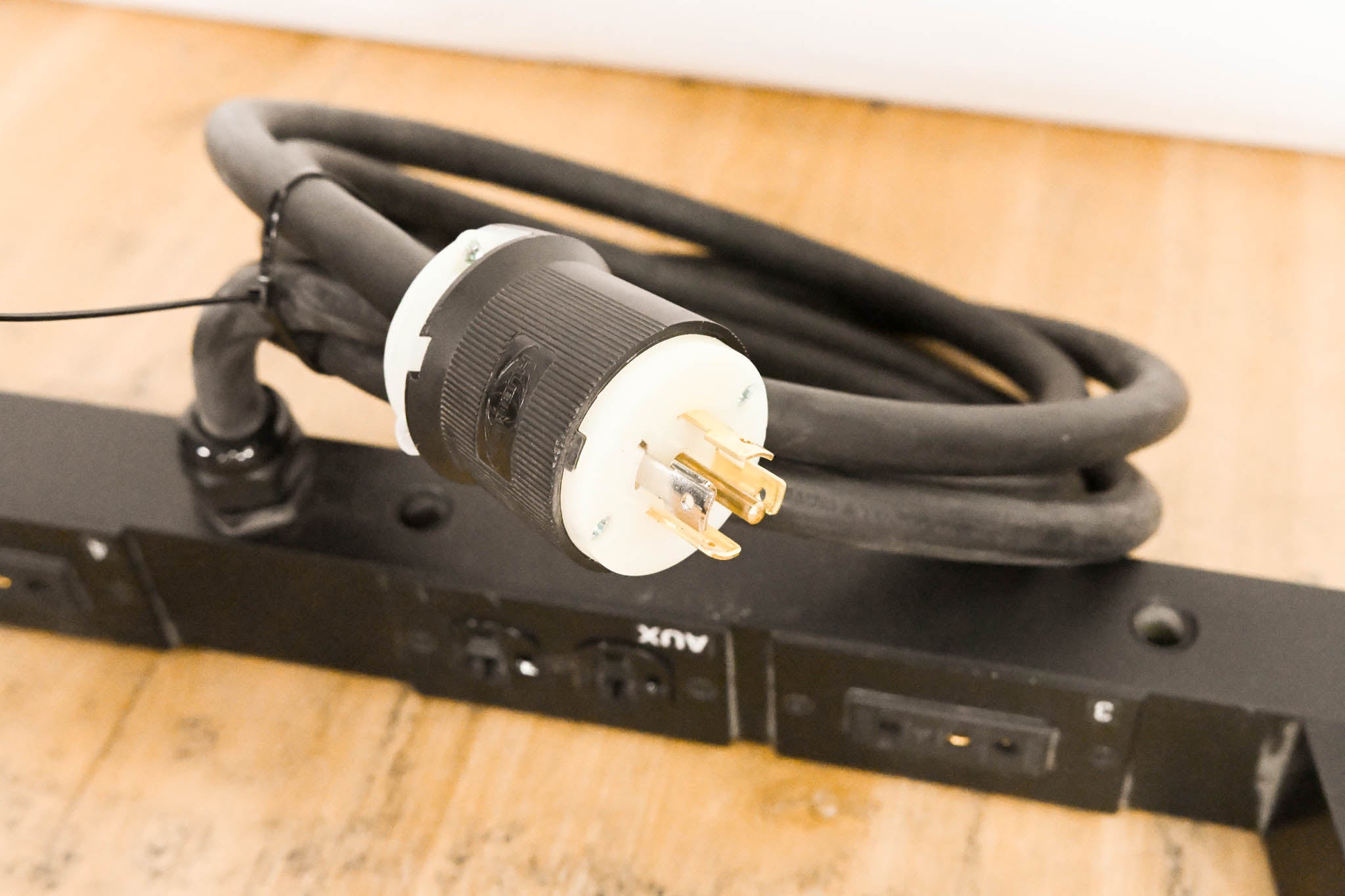 ETC SB6-10M 6 x 10A (1200W) SmartBar with Stage Pin Connectors