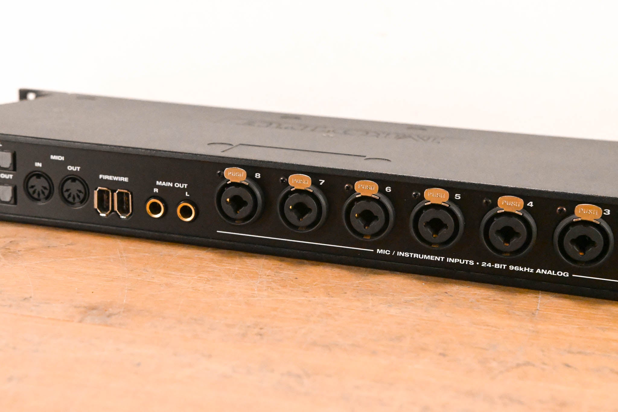 MOTU 8pre 16x12 FireWire Audio Interface with 8 Mic Inputs