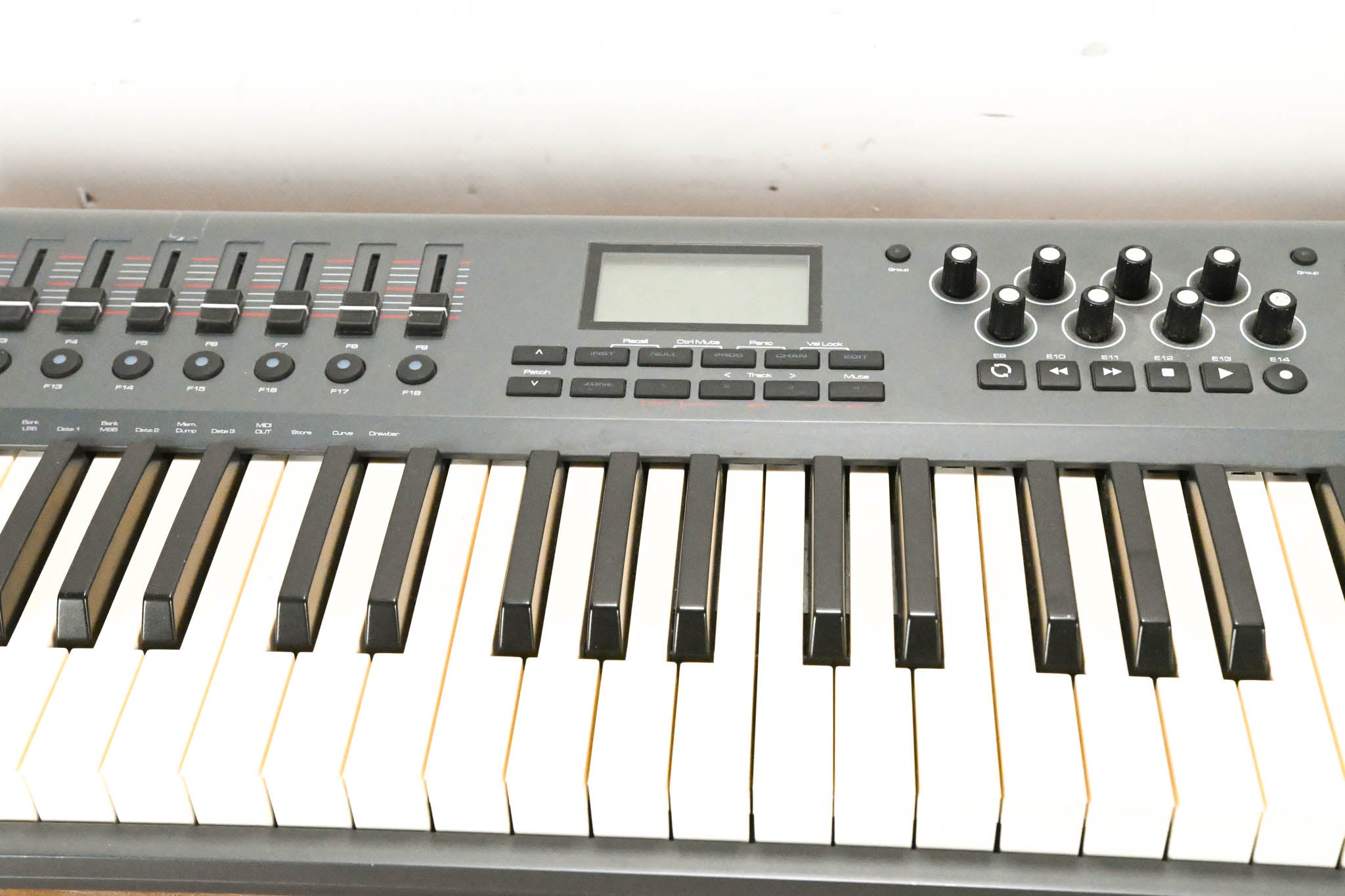M-Audio Axiom 49 Advanced 49-Key Semi-Weighted MIDI Controller (NO PSU)
