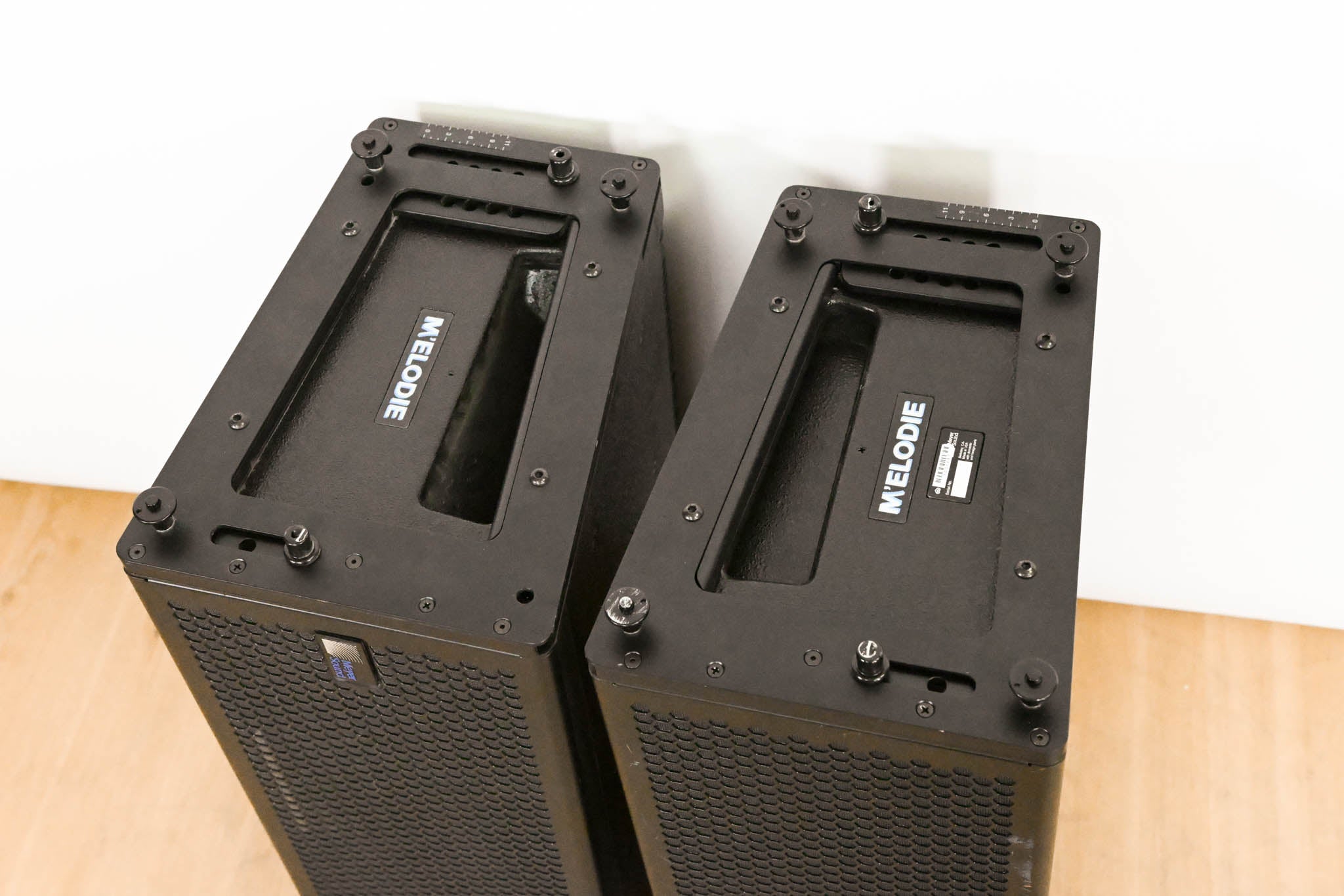 Meyer Sound M'elodie High-Power Curvilinear Array Loudspeaker (PAIR)