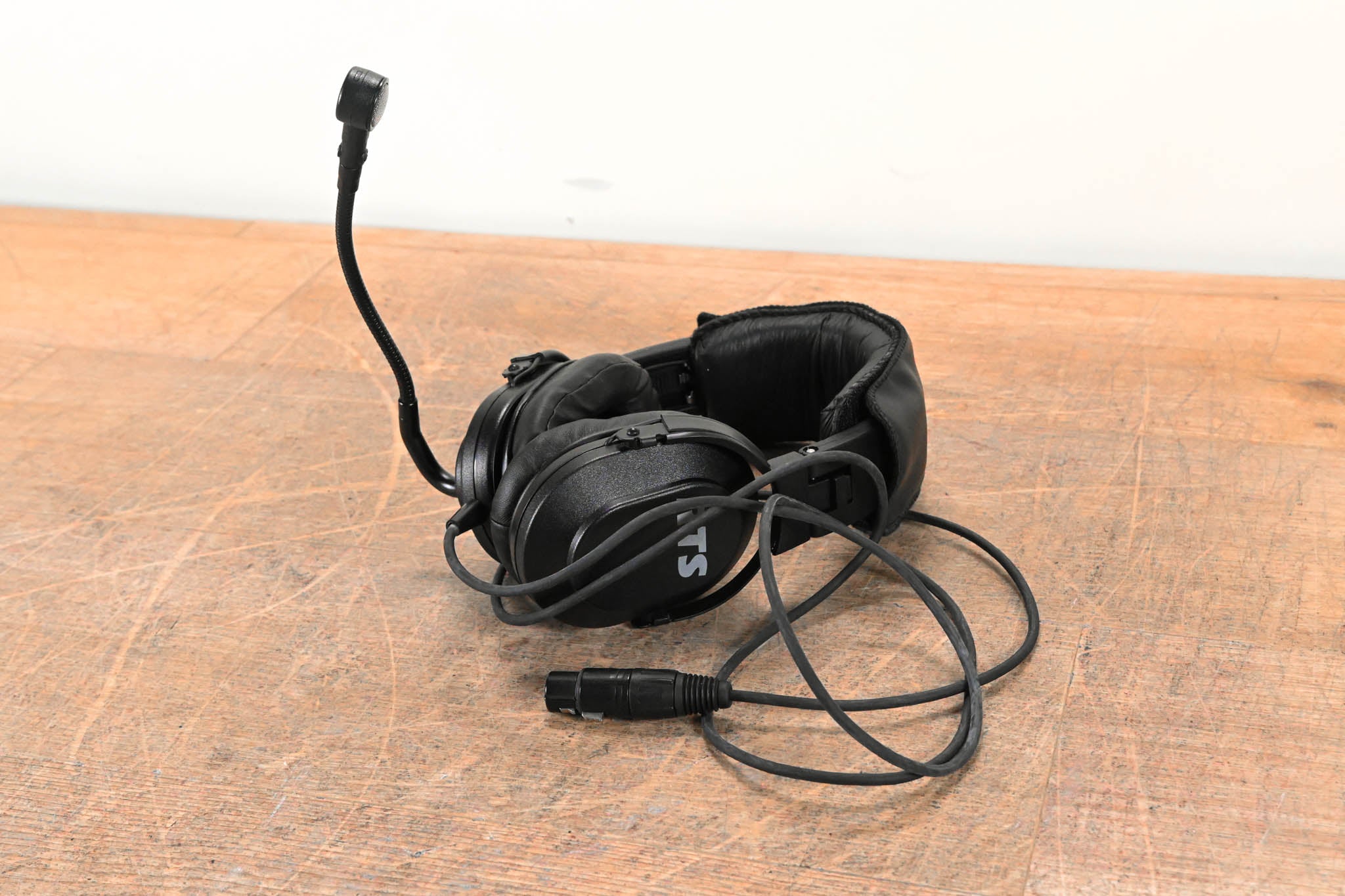 RTS HR-2 A4F Dual-Sided Full-Cushion Medium-Weight Intercom Headset