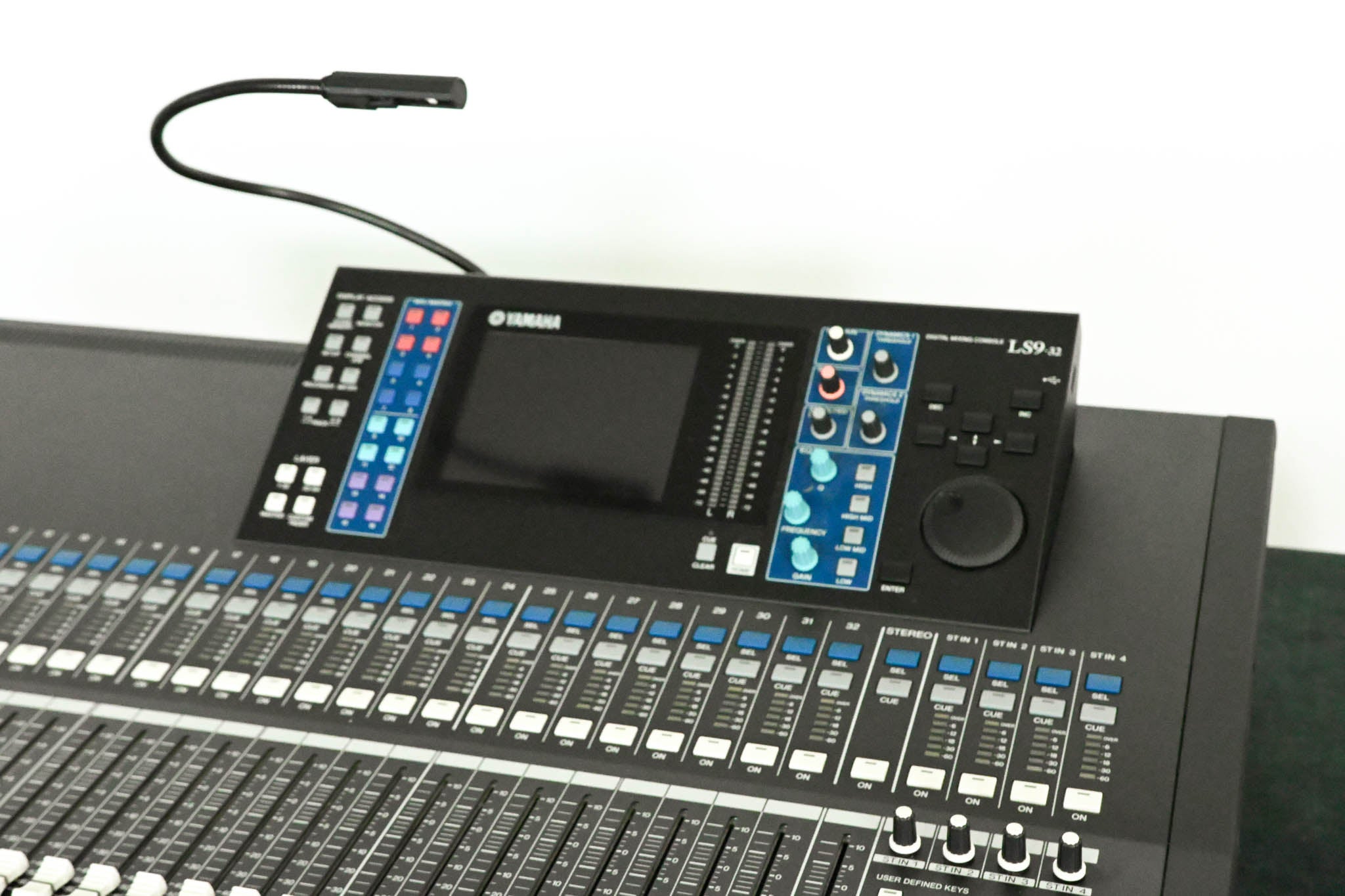 Yamaha LS9-32 32-Input Digital Mixing Console