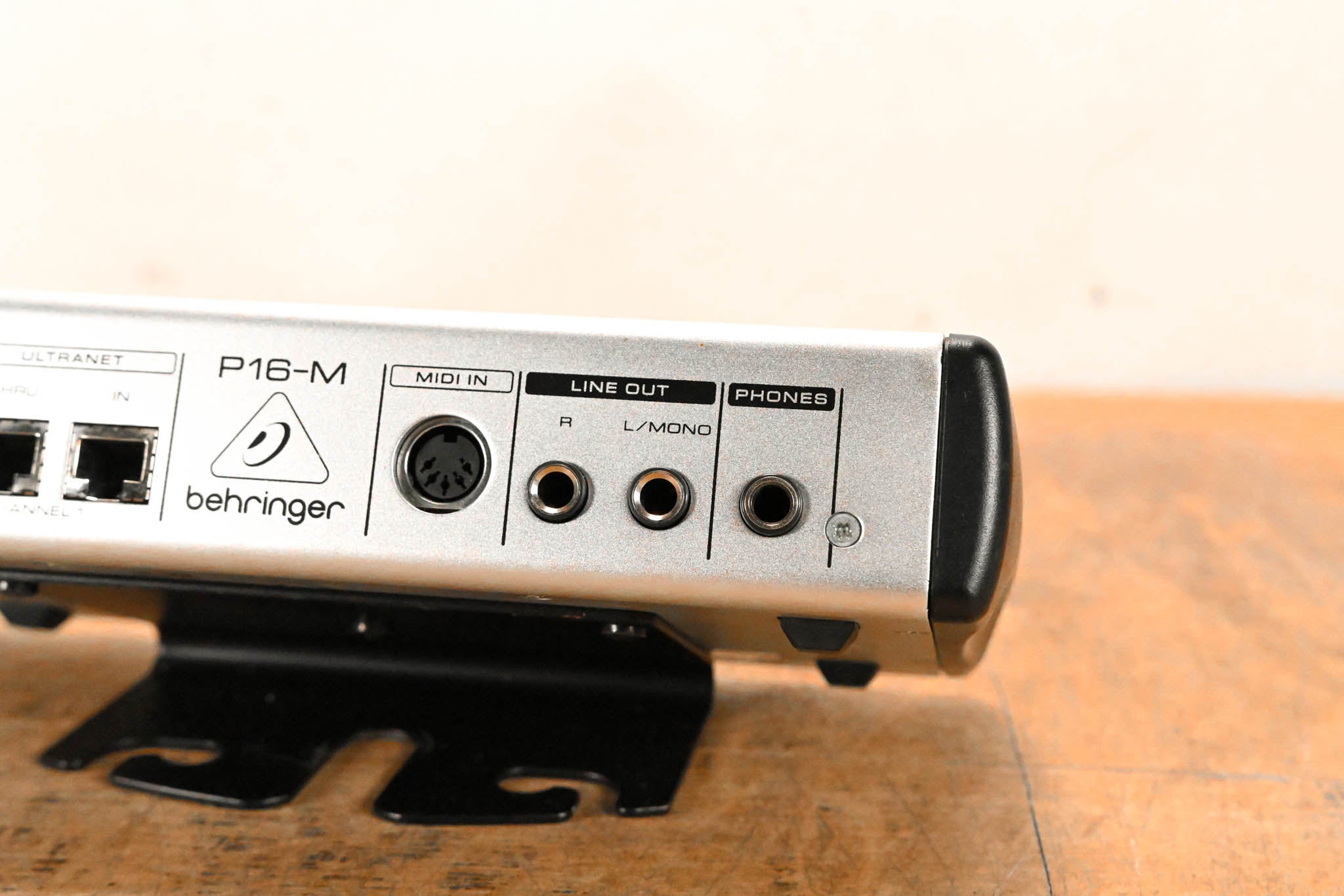 Behringer Powerplay P16-M 16-Channel Digital Personal Mixer