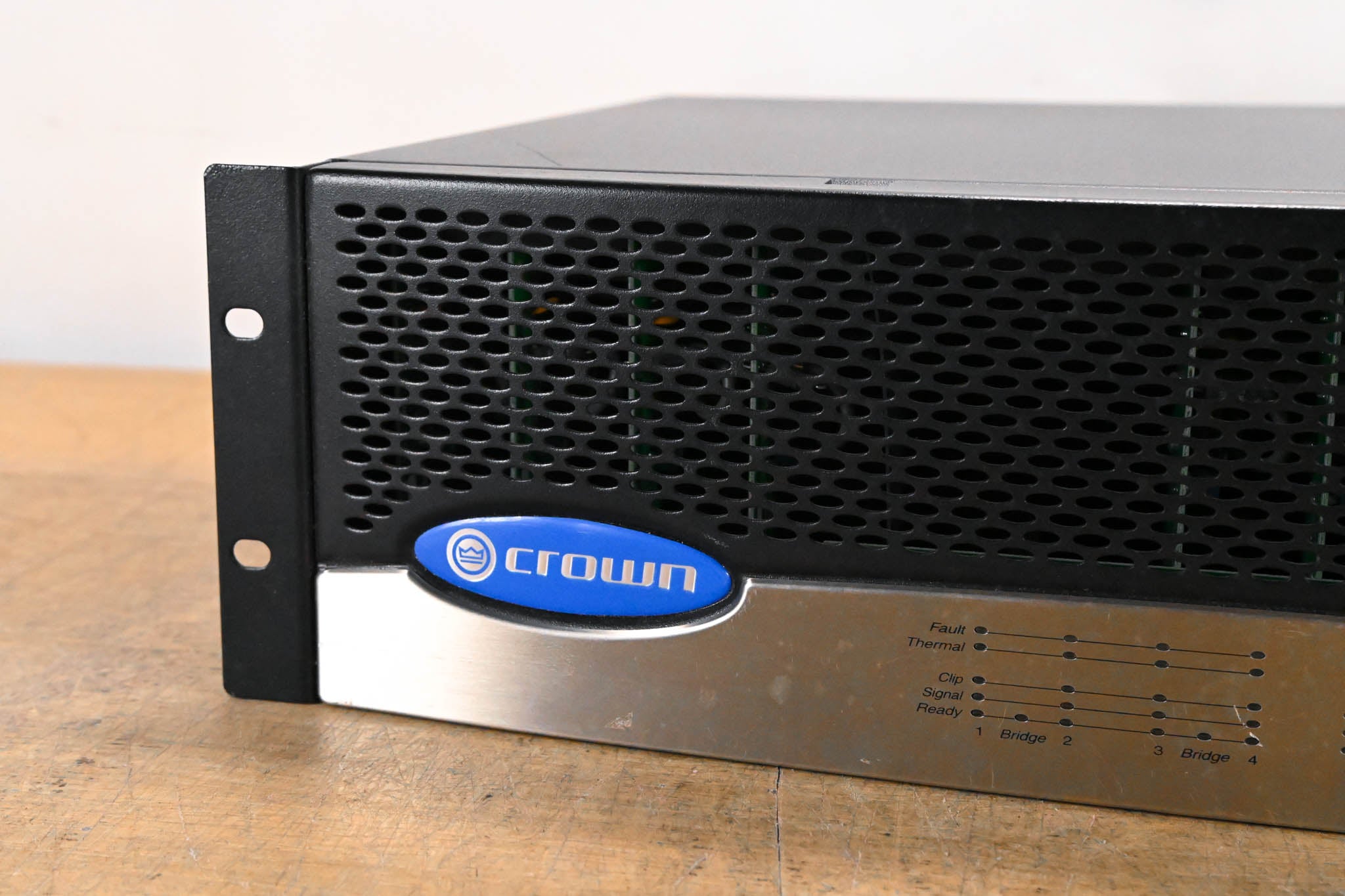 Crown CTs 8200 200W 8-Channel Power Amplifier