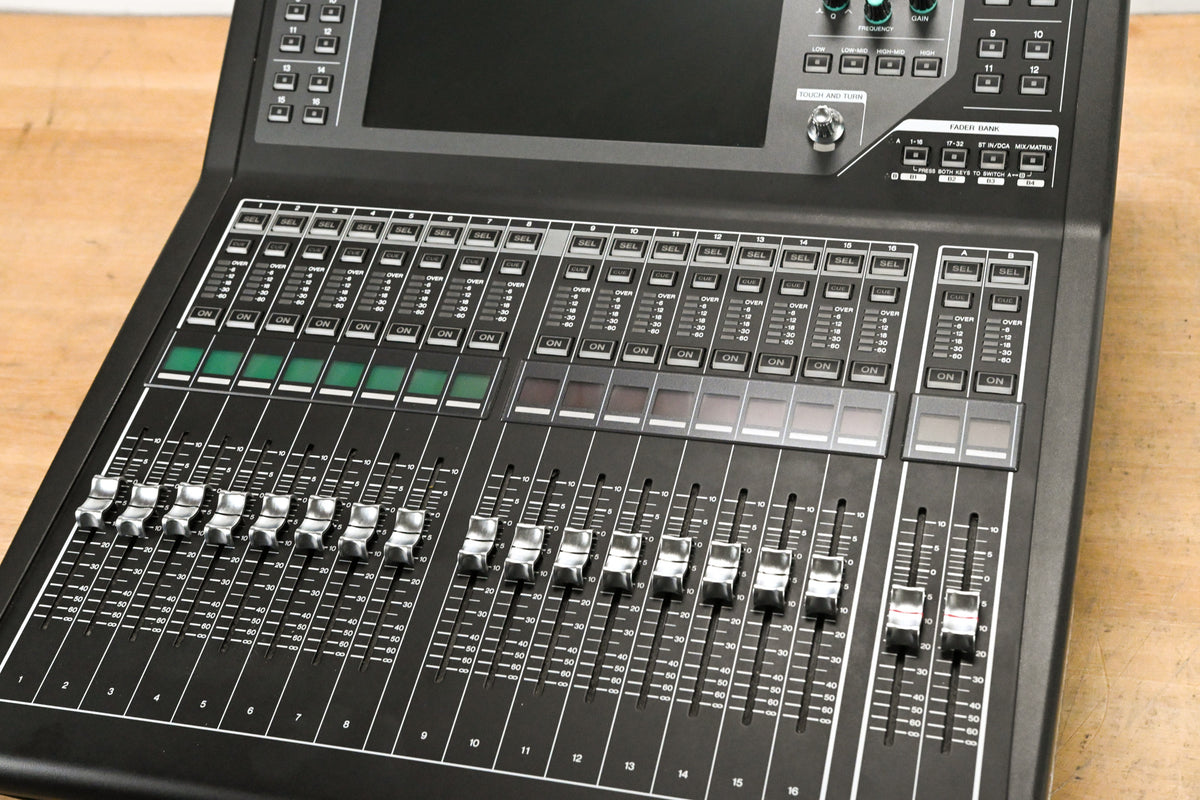 Yamaha QL1 16-Input / 8-Output Digital Mixing Console