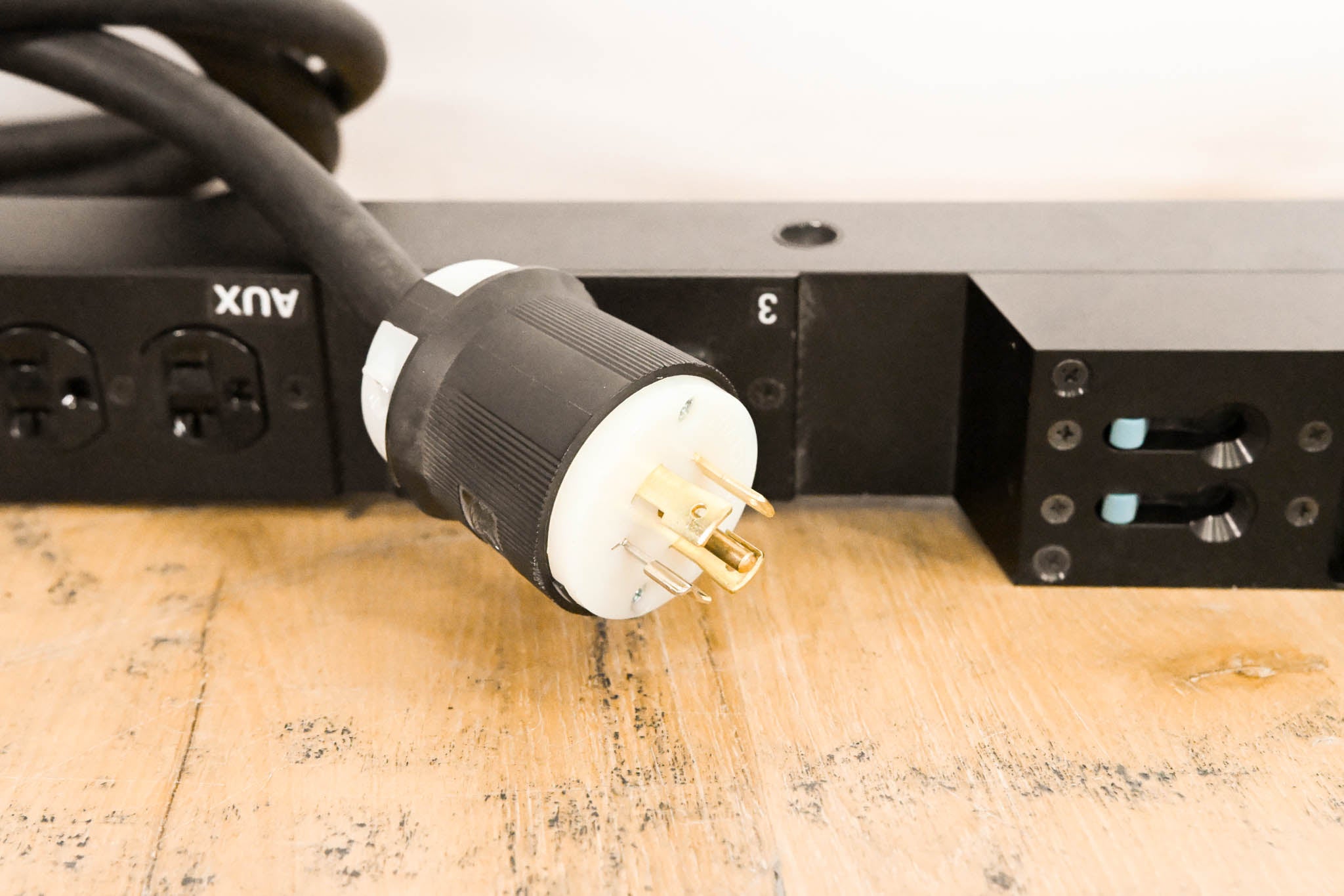 ETC SB6-10M 6 x 10A (1200W) SmartBar with Stage Pin Connectors